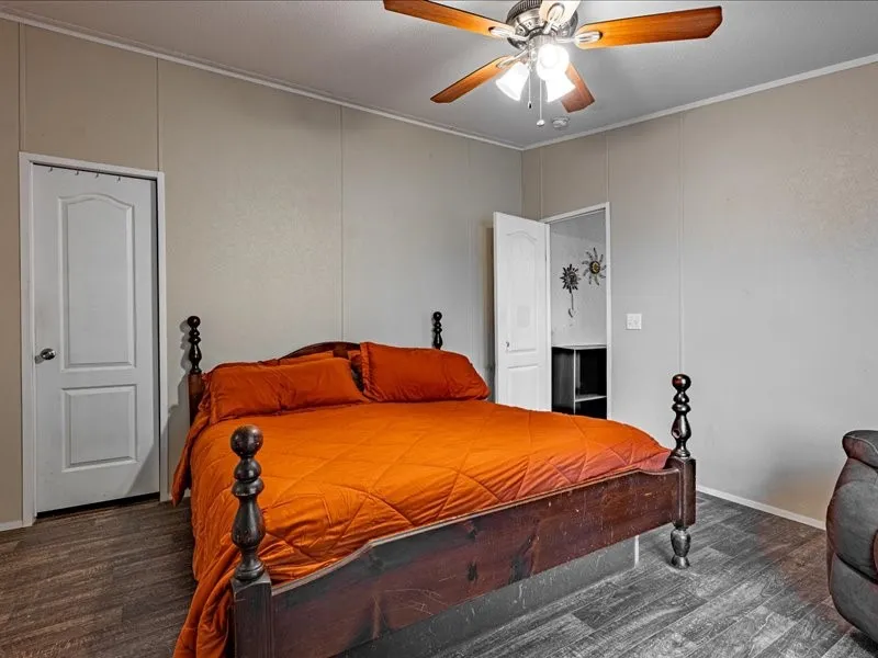 Mobile Home For Sale in Wise County , 353 R And R Drive, Springtown, Texas 76082, 3 Bedroom, 2 Bathroom, Garage spaces, 1,680 Sqft, built in 2015, mls#21369631, Real Estate Agent in Springtown, Homes For Sale in Wise county, Homes For Sale in Springtown, Realtor in Springtown Texas, Real Estate Brokerage Independent Realty Texas, Luminita Cordes Realtor