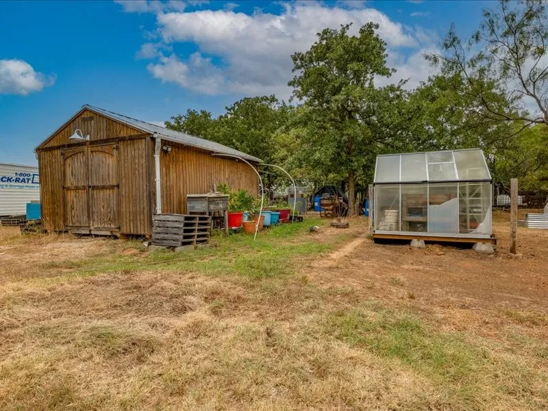 Mobile Home For Sale in Wise County , 353 R And R Drive, Springtown, Texas 76082, 3 Bedroom, 2 Bathroom, Garage spaces, 1,680 Sqft, built in 2015, mls#21369631, Real Estate Agent in Springtown, Homes For Sale in Wise county, Homes For Sale in Springtown, Realtor in Springtown Texas, Real Estate Brokerage Independent Realty Texas, Luminita Cordes Realtor