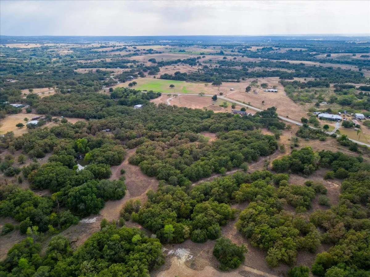 Mobile Home For Sale in Wise County , 353 R And R Drive, Springtown, Texas 76082, 3 Bedroom, 2 Bathroom, Garage spaces, 1,680 Sqft, built in 2015, mls#21369631, Real Estate Agent in Springtown, Homes For Sale in Wise county, Homes For Sale in Springtown, Realtor in Springtown Texas, Real Estate Brokerage Independent Realty Texas, Luminita Cordes Realtor