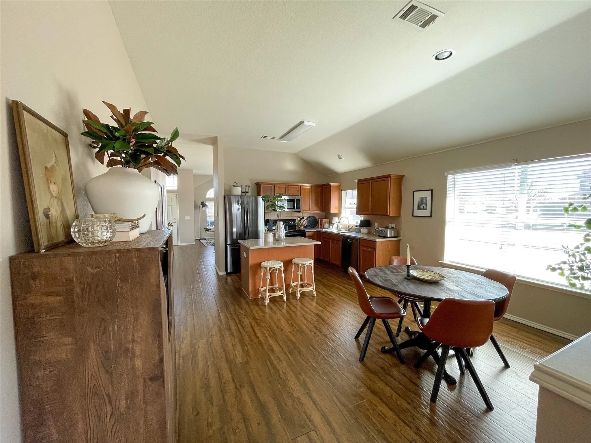 Single Family Residence For Rent in Denton County , 8748 Sagebrush Trail, Cross Roads, Texas 76227, 3 Bedroom, 2 Bathroom, 2 Garage spaces, 1,881 Sqft, built in 2005, mls#21371616, Real Estate Agent in Cross Roads, Homes For Rent in Denton county, Homes For Rent in Cross Roads, Realtor in Cross Roads Texas, Real Estate Brokerage Independent Realty Texas, Luminita Cordes Realtor