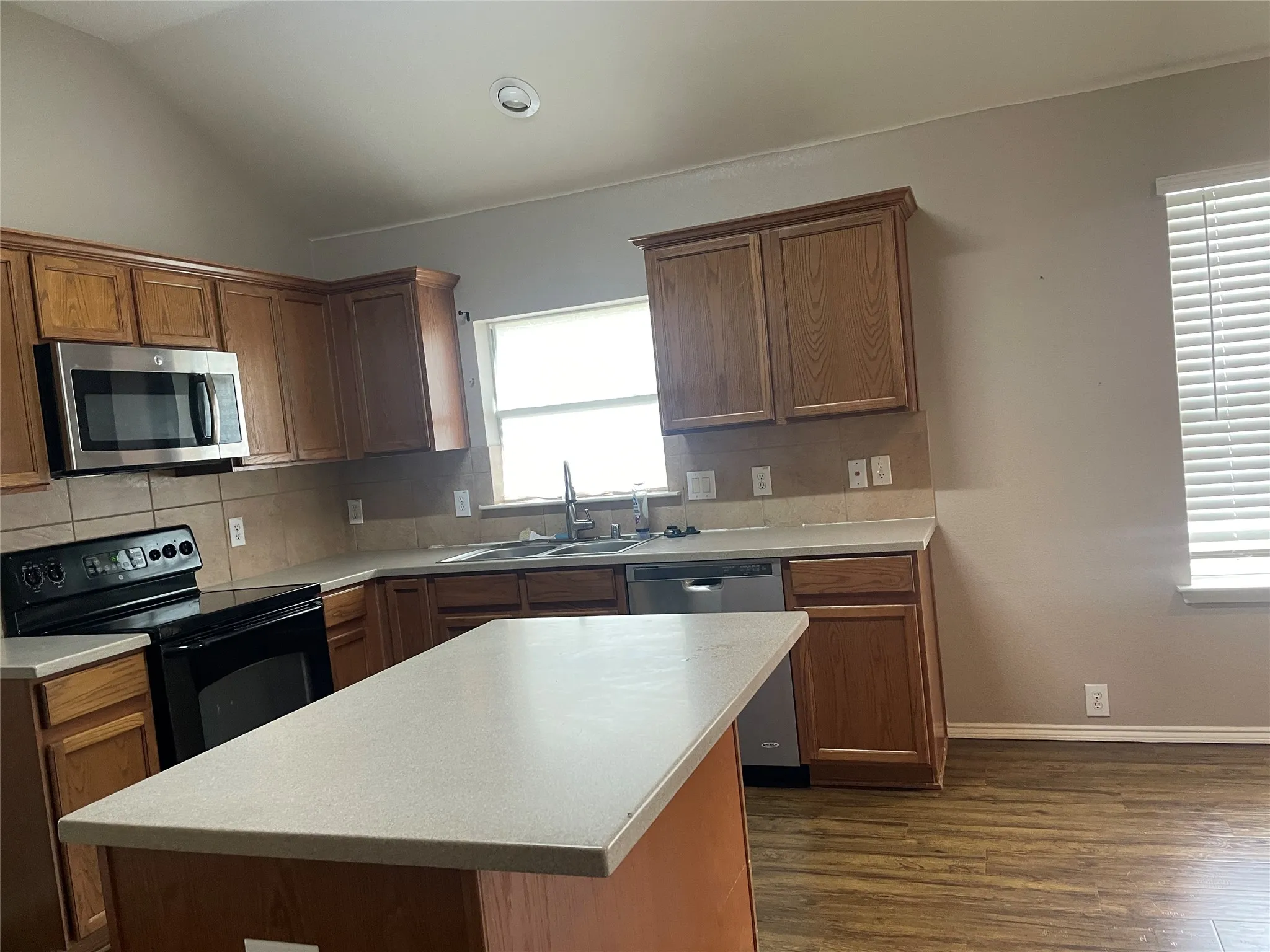 Single Family Residence For Rent in Denton County , 8748 Sagebrush Trail, Cross Roads, Texas 76227, 3 Bedroom, 2 Bathroom, 2 Garage spaces, 1,881 Sqft, built in 2005, mls#21371616, Real Estate Agent in Cross Roads, Homes For Rent in Denton county, Homes For Rent in Cross Roads, Realtor in Cross Roads Texas, Real Estate Brokerage Independent Realty Texas, Luminita Cordes Realtor