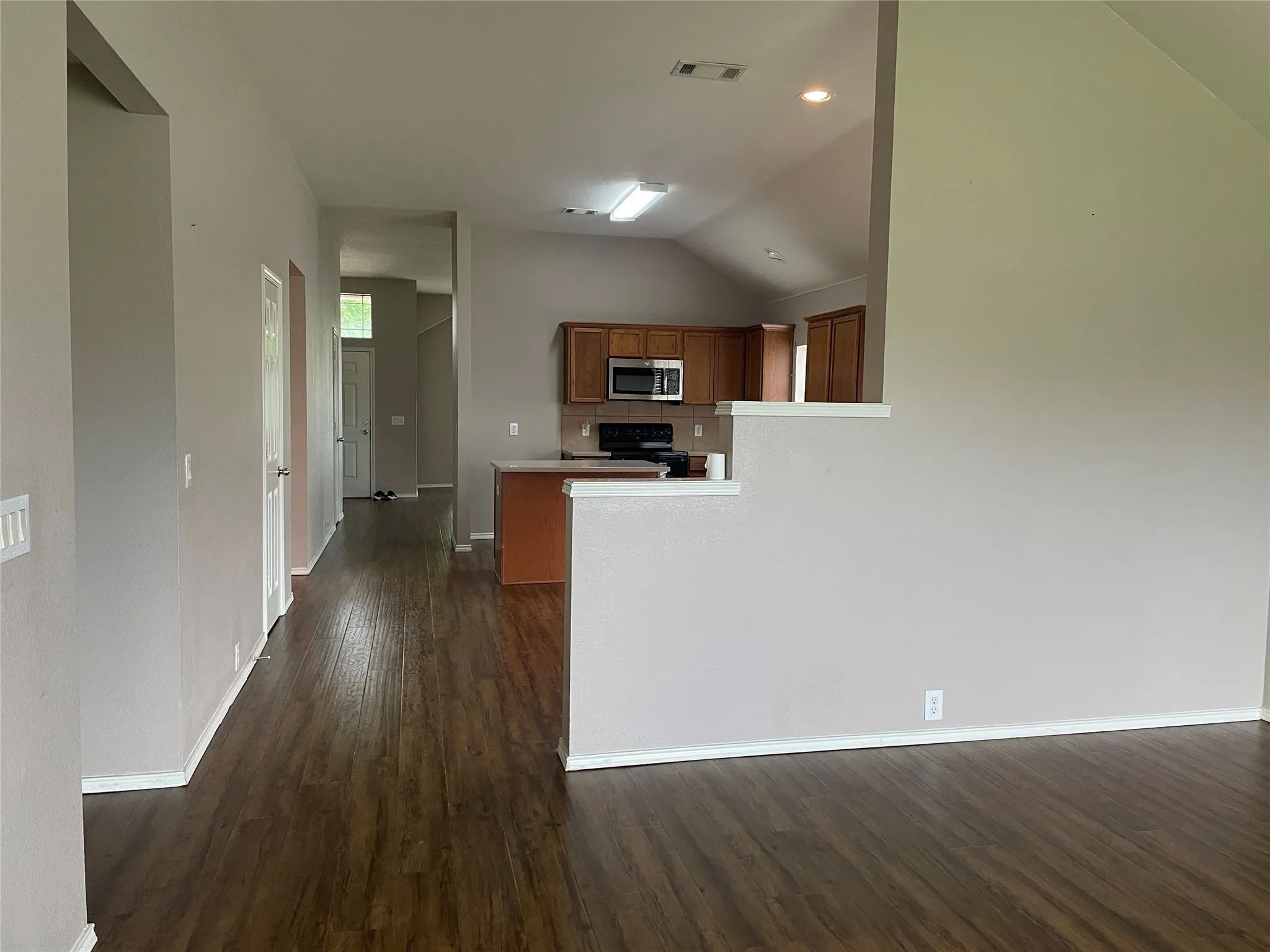 Single Family Residence For Rent in Denton County , 8748 Sagebrush Trail, Cross Roads, Texas 76227, 3 Bedroom, 2 Bathroom, 2 Garage spaces, 1,881 Sqft, built in 2005, mls#21371616, Real Estate Agent in Cross Roads, Homes For Rent in Denton county, Homes For Rent in Cross Roads, Realtor in Cross Roads Texas, Real Estate Brokerage Independent Realty Texas, Luminita Cordes Realtor
