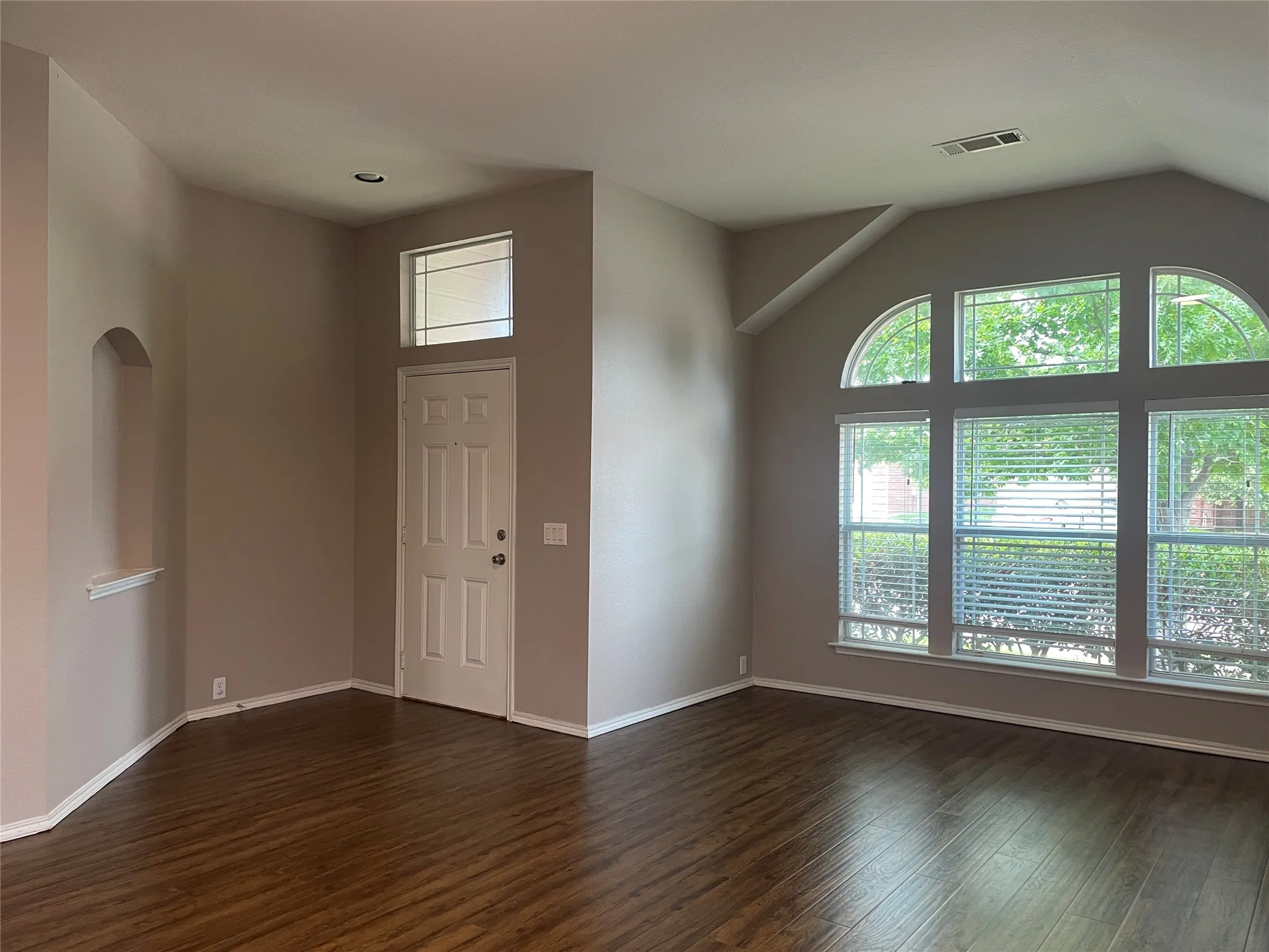 Single Family Residence For Rent in Denton County , 8748 Sagebrush Trail, Cross Roads, Texas 76227, 3 Bedroom, 2 Bathroom, 2 Garage spaces, 1,881 Sqft, built in 2005, mls#21371616, Real Estate Agent in Cross Roads, Homes For Rent in Denton county, Homes For Rent in Cross Roads, Realtor in Cross Roads Texas, Real Estate Brokerage Independent Realty Texas, Luminita Cordes Realtor