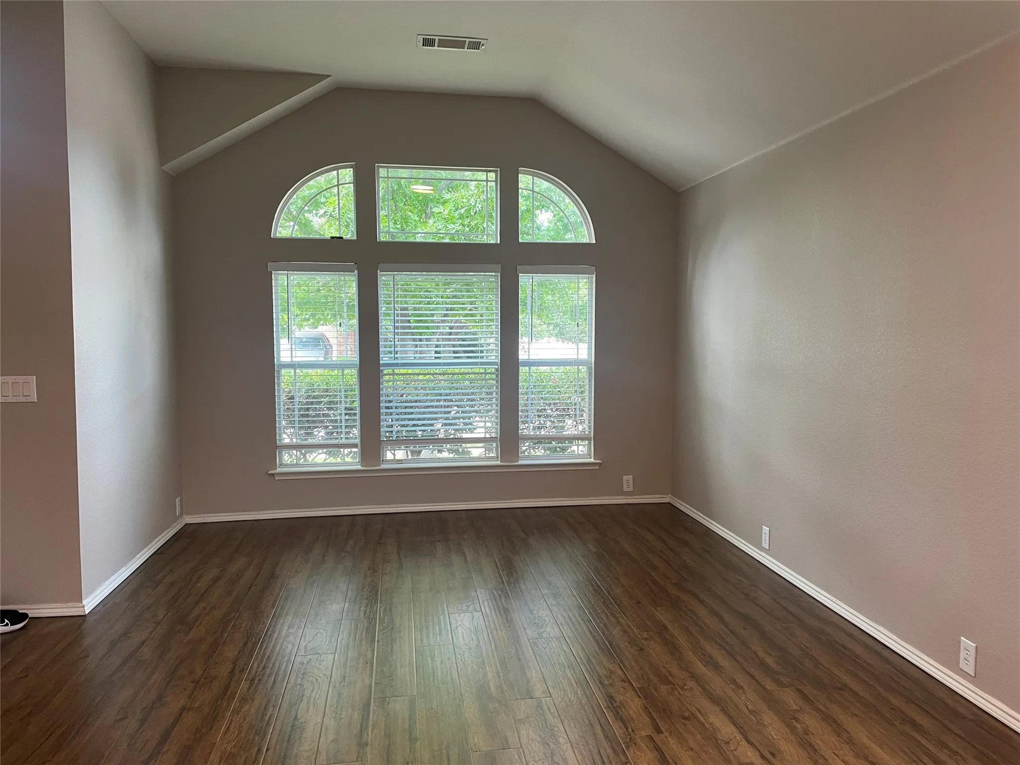 Single Family Residence For Rent in Denton County , 8748 Sagebrush Trail, Cross Roads, Texas 76227, 3 Bedroom, 2 Bathroom, 2 Garage spaces, 1,881 Sqft, built in 2005, mls#21371616, Real Estate Agent in Cross Roads, Homes For Rent in Denton county, Homes For Rent in Cross Roads, Realtor in Cross Roads Texas, Real Estate Brokerage Independent Realty Texas, Luminita Cordes Realtor