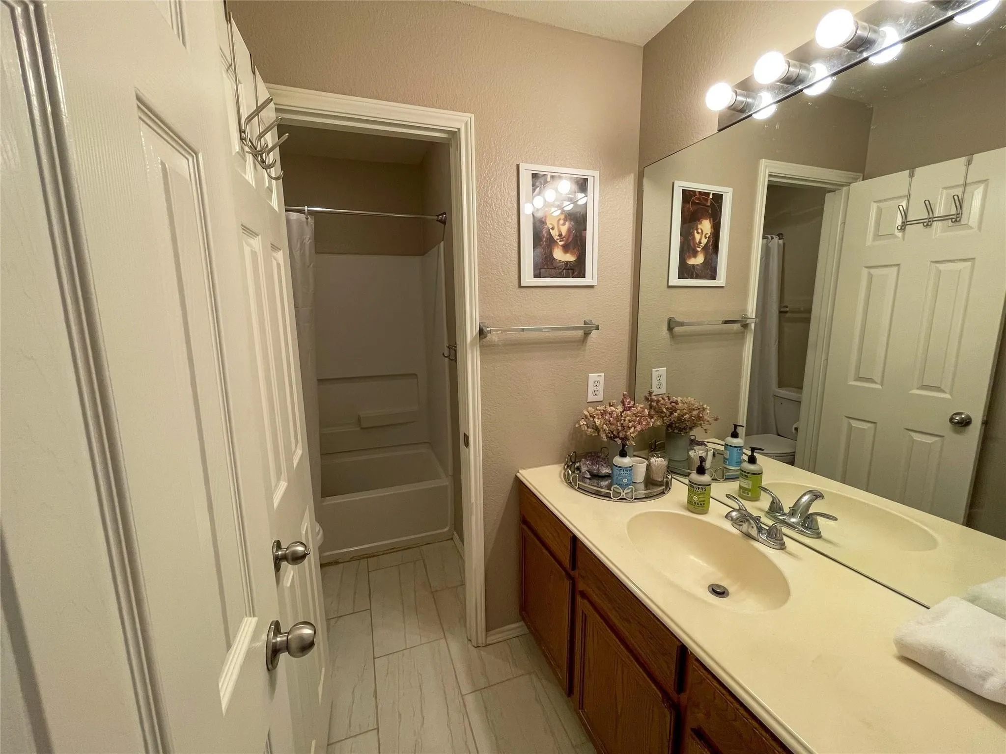 Single Family Residence For Rent in Denton County , 8748 Sagebrush Trail, Cross Roads, Texas 76227, 3 Bedroom, 2 Bathroom, 2 Garage spaces, 1,881 Sqft, built in 2005, mls#21371616, Real Estate Agent in Cross Roads, Homes For Rent in Denton county, Homes For Rent in Cross Roads, Realtor in Cross Roads Texas, Real Estate Brokerage Independent Realty Texas, Luminita Cordes Realtor