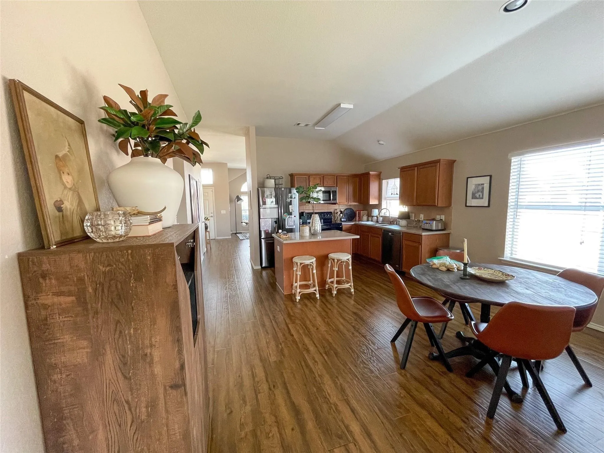 Single Family Residence For Rent in Denton County , 8748 Sagebrush Trail, Cross Roads, Texas 76227, 3 Bedroom, 2 Bathroom, 2 Garage spaces, 1,881 Sqft, built in 2005, mls#21371616, Real Estate Agent in Cross Roads, Homes For Rent in Denton county, Homes For Rent in Cross Roads, Realtor in Cross Roads Texas, Real Estate Brokerage Independent Realty Texas, Luminita Cordes Realtor