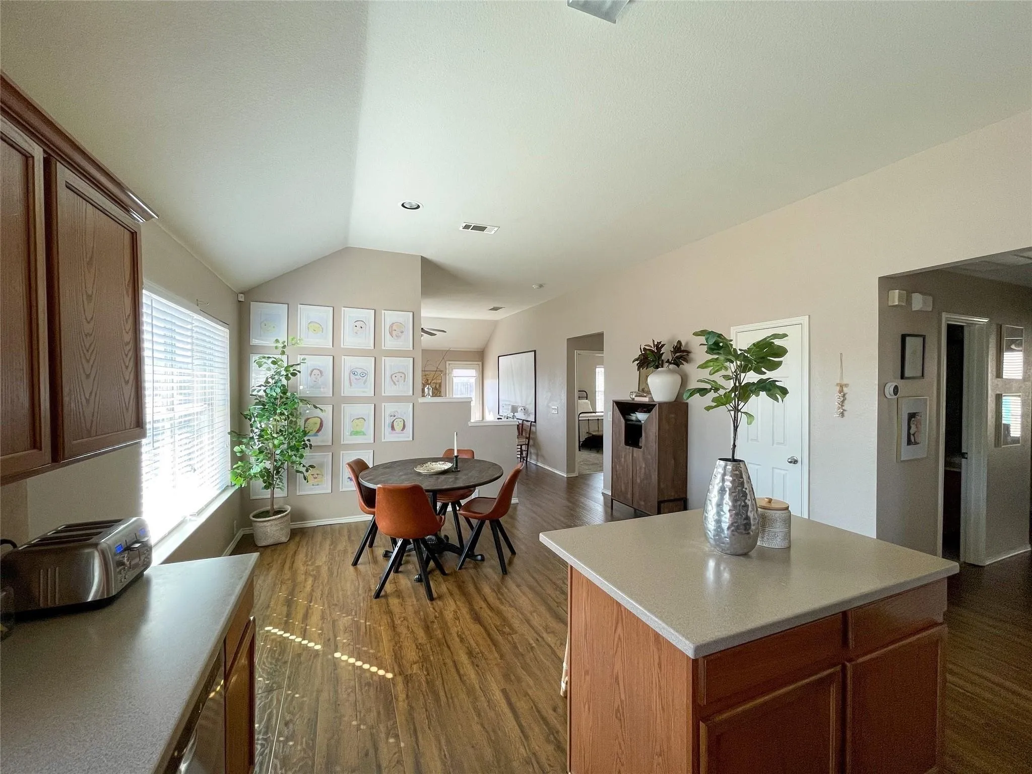 Single Family Residence For Rent in Denton County , 8748 Sagebrush Trail, Cross Roads, Texas 76227, 3 Bedroom, 2 Bathroom, 2 Garage spaces, 1,881 Sqft, built in 2005, mls#21371616, Real Estate Agent in Cross Roads, Homes For Rent in Denton county, Homes For Rent in Cross Roads, Realtor in Cross Roads Texas, Real Estate Brokerage Independent Realty Texas, Luminita Cordes Realtor