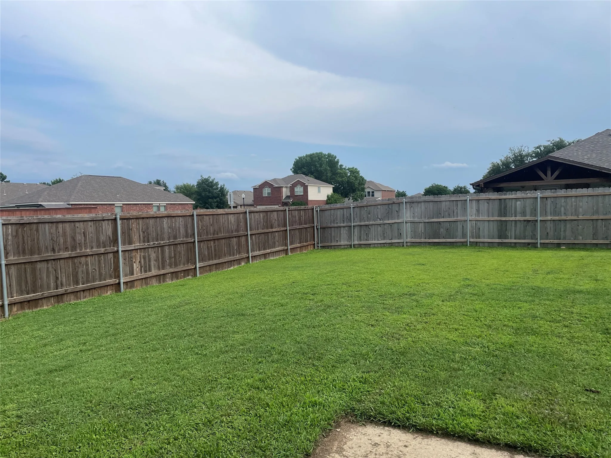 Single Family Residence For Rent in Denton County , 8748 Sagebrush Trail, Cross Roads, Texas 76227, 3 Bedroom, 2 Bathroom, 2 Garage spaces, 1,881 Sqft, built in 2005, mls#21371616, Real Estate Agent in Cross Roads, Homes For Rent in Denton county, Homes For Rent in Cross Roads, Realtor in Cross Roads Texas, Real Estate Brokerage Independent Realty Texas, Luminita Cordes Realtor