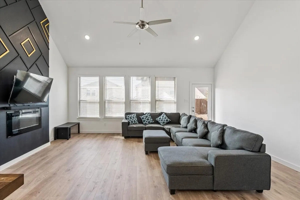 Single Family Residence For Rent in Collin County , 4920 Pebblewood Drive, Princeton, Texas 75071, 4 Bedroom, 3 Bathroom, 2 Garage spaces, 2,484 Sqft, built in 2022, mls#21370029, Real Estate Agent in Princeton, Homes For Rent in Collin county, Homes For Rent in Princeton, Realtor in Princeton Texas, Real Estate Brokerage Independent Realty Texas, Luminita Cordes Realtor