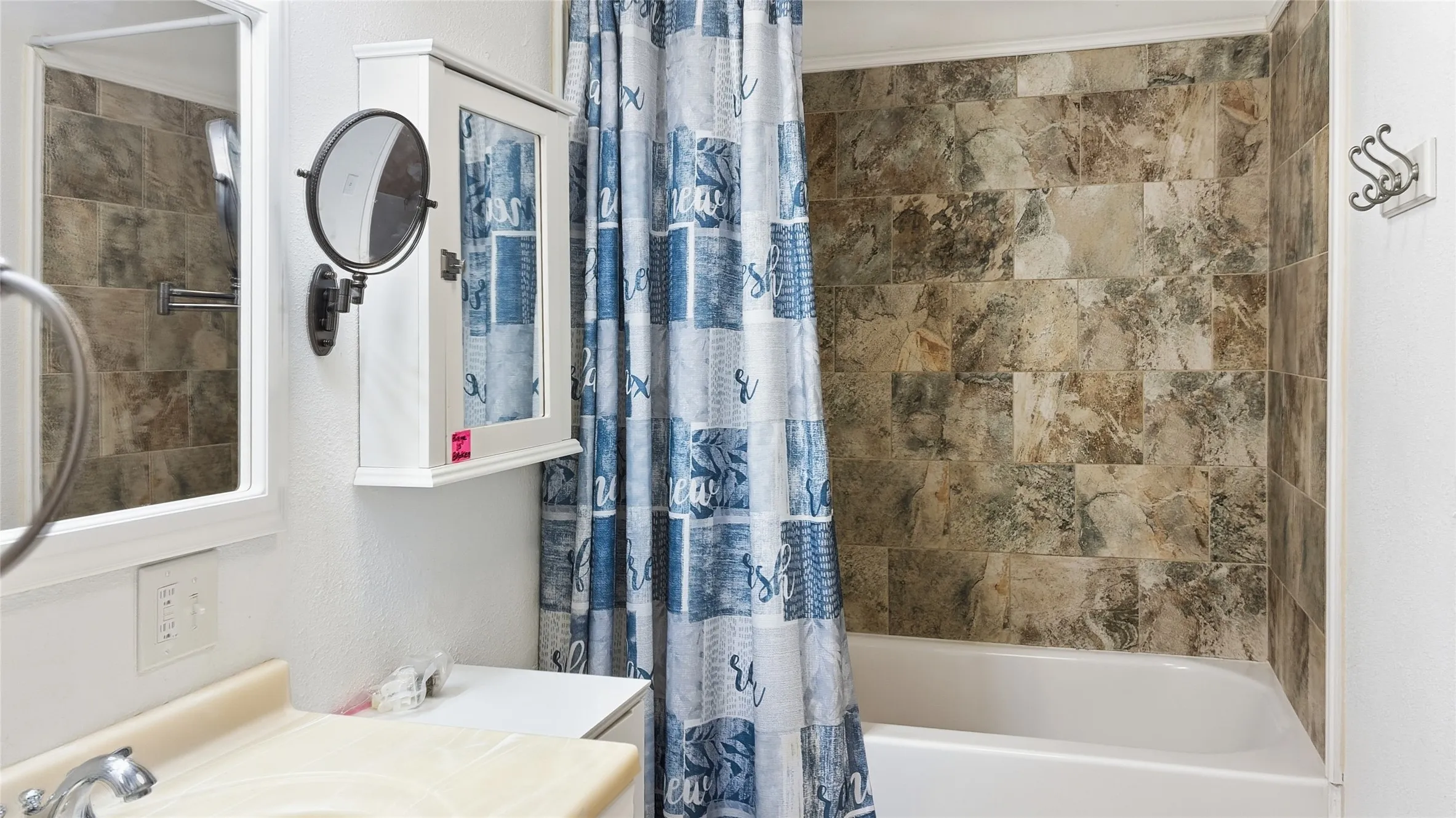 Single Family Residence For Sale in Cooke County , 45 Country Place Lane, Valley View, Texas 76272, 3 Bedroom, 2 Bathroom, Garage spaces, 1,376 Sqft, built in 2014, mls#21367791, Real Estate Agent in Valley View, Homes For Sale in Cooke county, Homes For Sale in Valley View, Realtor in Valley View Texas, Real Estate Brokerage Independent Realty Texas, Luminita Cordes Realtor