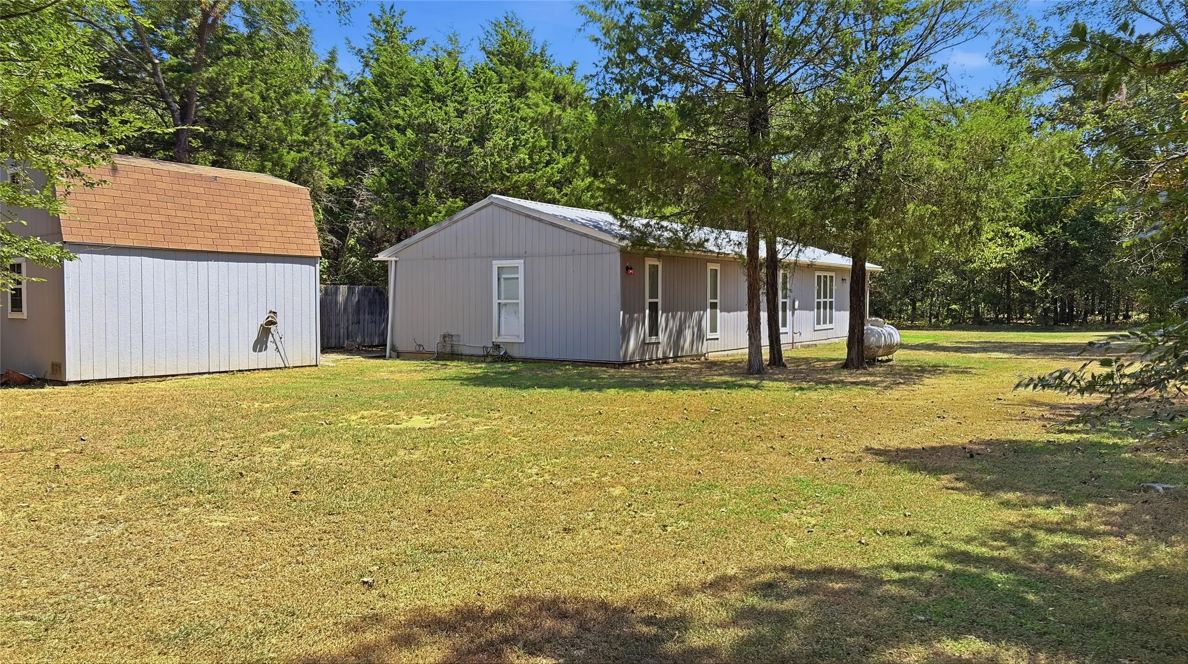 Single Family Residence For Sale in Cooke County , 45 Country Place Lane, Valley View, Texas 76272, 3 Bedroom, 2 Bathroom, Garage spaces, 1,376 Sqft, built in 2014, mls#21367791, Real Estate Agent in Valley View, Homes For Sale in Cooke county, Homes For Sale in Valley View, Realtor in Valley View Texas, Real Estate Brokerage Independent Realty Texas, Luminita Cordes Realtor