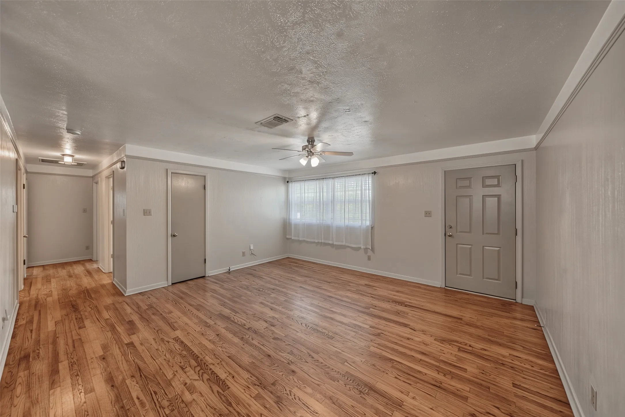 Single Family Residence For Sale in Tarrant County , 4120 Church Drive, Lake Worth, Texas 76135, 3 Bedroom, 2 Bathroom, 2 Garage spaces, 1,475 Sqft, built in 1957, mls#21370079, Real Estate Agent in Lake Worth, Homes For Sale in Tarrant county, Homes For Sale in Lake Worth, Realtor in Lake Worth Texas, Real Estate Brokerage Independent Realty Texas, Luminita Cordes Realtor