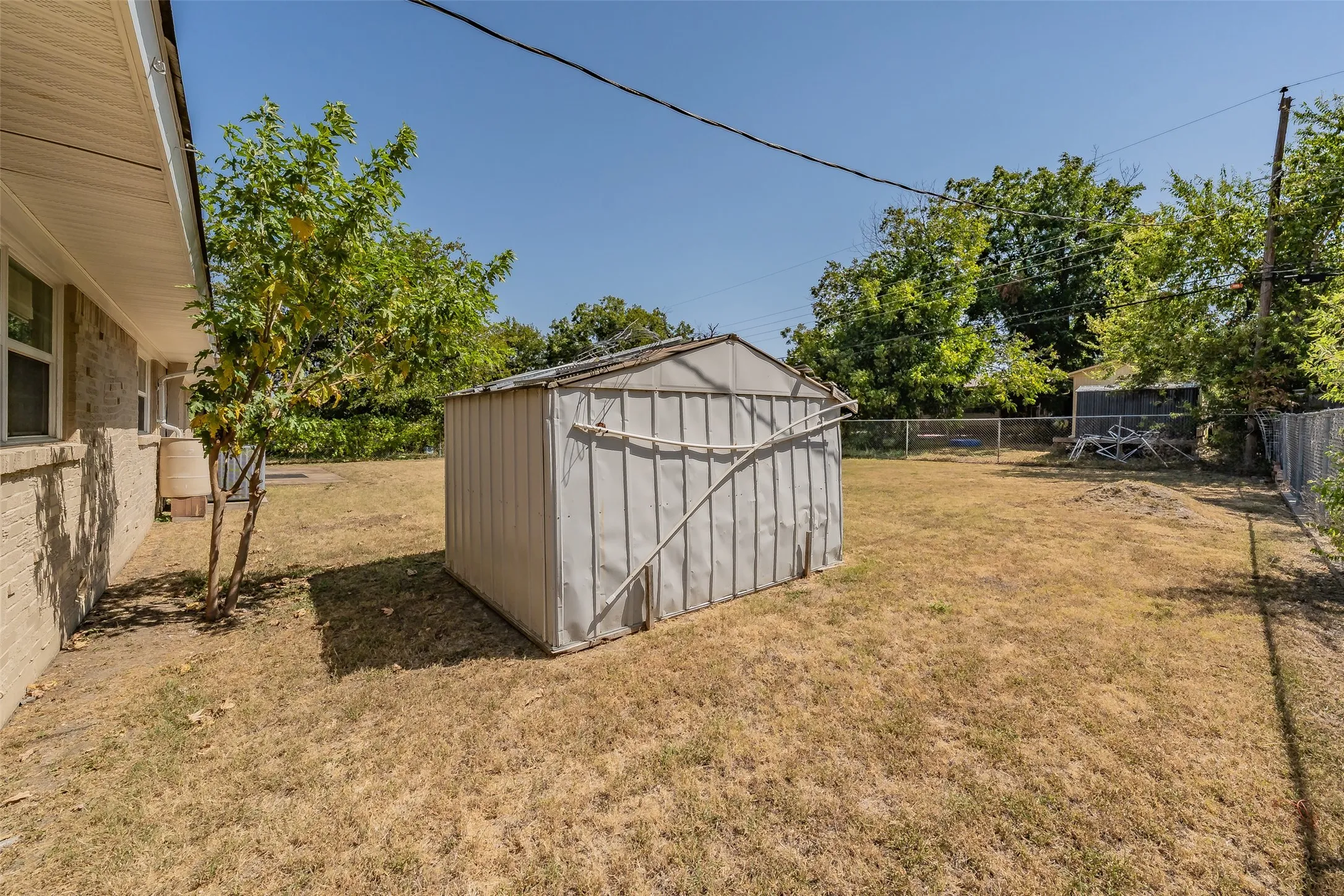 Single Family Residence For Sale in Tarrant County , 4120 Church Drive, Lake Worth, Texas 76135, 3 Bedroom, 2 Bathroom, 2 Garage spaces, 1,475 Sqft, built in 1957, mls#21370079, Real Estate Agent in Lake Worth, Homes For Sale in Tarrant county, Homes For Sale in Lake Worth, Realtor in Lake Worth Texas, Real Estate Brokerage Independent Realty Texas, Luminita Cordes Realtor
