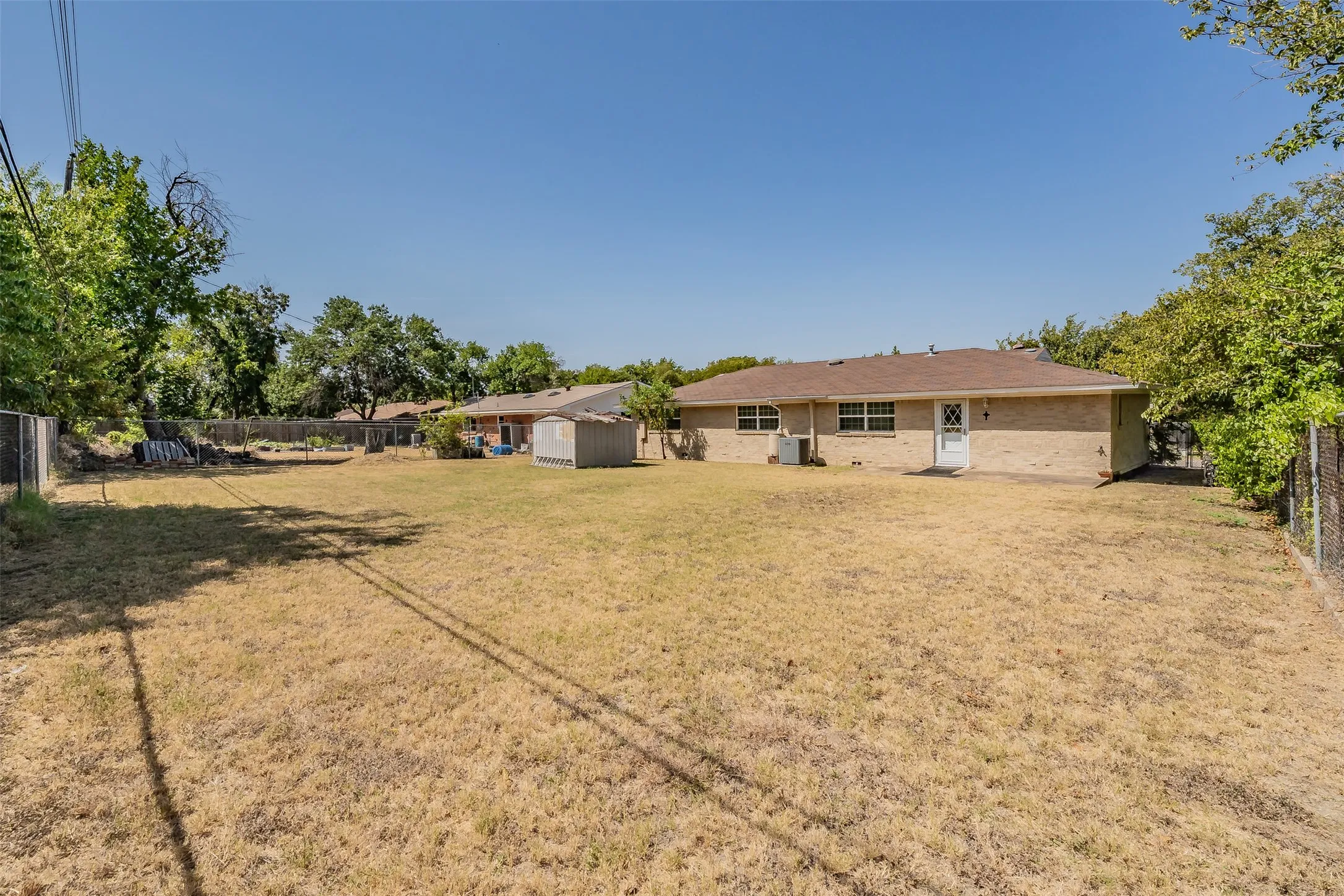 Single Family Residence For Sale in Tarrant County , 4120 Church Drive, Lake Worth, Texas 76135, 3 Bedroom, 2 Bathroom, 2 Garage spaces, 1,475 Sqft, built in 1957, mls#21370079, Real Estate Agent in Lake Worth, Homes For Sale in Tarrant county, Homes For Sale in Lake Worth, Realtor in Lake Worth Texas, Real Estate Brokerage Independent Realty Texas, Luminita Cordes Realtor