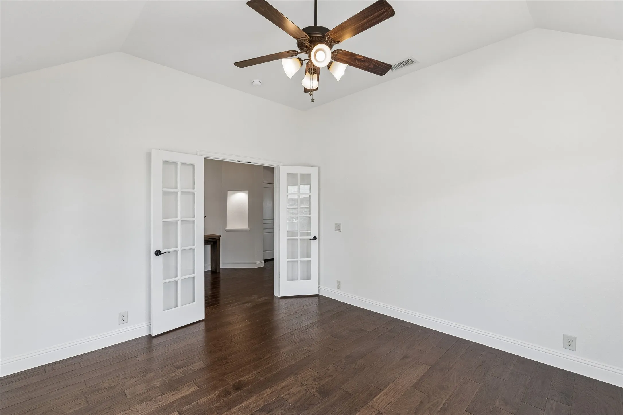 Single Family Residence For Rent in Collin County , 500 Cottage Place, Lavon, Texas 75166, 4 Bedroom, 2 Bathroom, 2 Garage spaces, 2,247 Sqft, built in 2017, mls#21371622, Real Estate Agent in Lavon, Homes For Rent in Collin county, Homes For Rent in Lavon, Realtor in Lavon Texas, Real Estate Brokerage Independent Realty Texas, Luminita Cordes Realtor