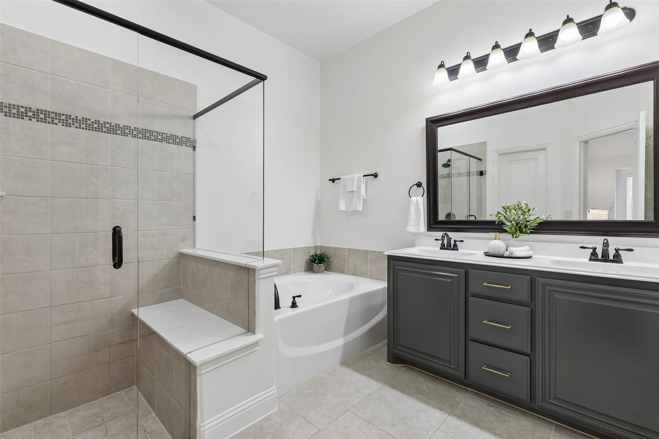 Single Family Residence For Rent in Collin County , 500 Cottage Place, Lavon, Texas 75166, 4 Bedroom, 2 Bathroom, 2 Garage spaces, 2,247 Sqft, built in 2017, mls#21371622, Real Estate Agent in Lavon, Homes For Rent in Collin county, Homes For Rent in Lavon, Realtor in Lavon Texas, Real Estate Brokerage Independent Realty Texas, Luminita Cordes Realtor