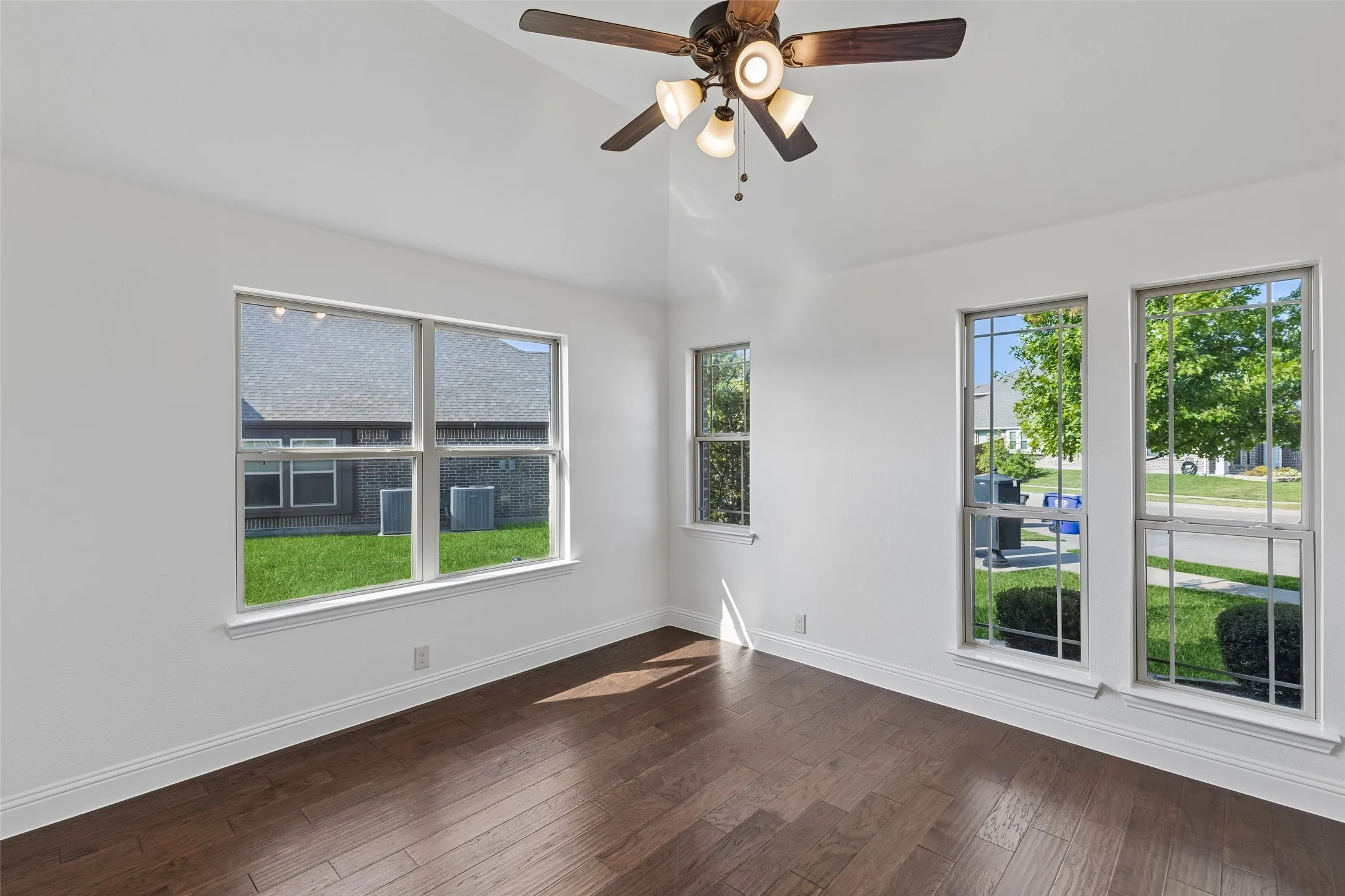 Single Family Residence For Rent in Collin County , 500 Cottage Place, Lavon, Texas 75166, 4 Bedroom, 2 Bathroom, 2 Garage spaces, 2,247 Sqft, built in 2017, mls#21371622, Real Estate Agent in Lavon, Homes For Rent in Collin county, Homes For Rent in Lavon, Realtor in Lavon Texas, Real Estate Brokerage Independent Realty Texas, Luminita Cordes Realtor