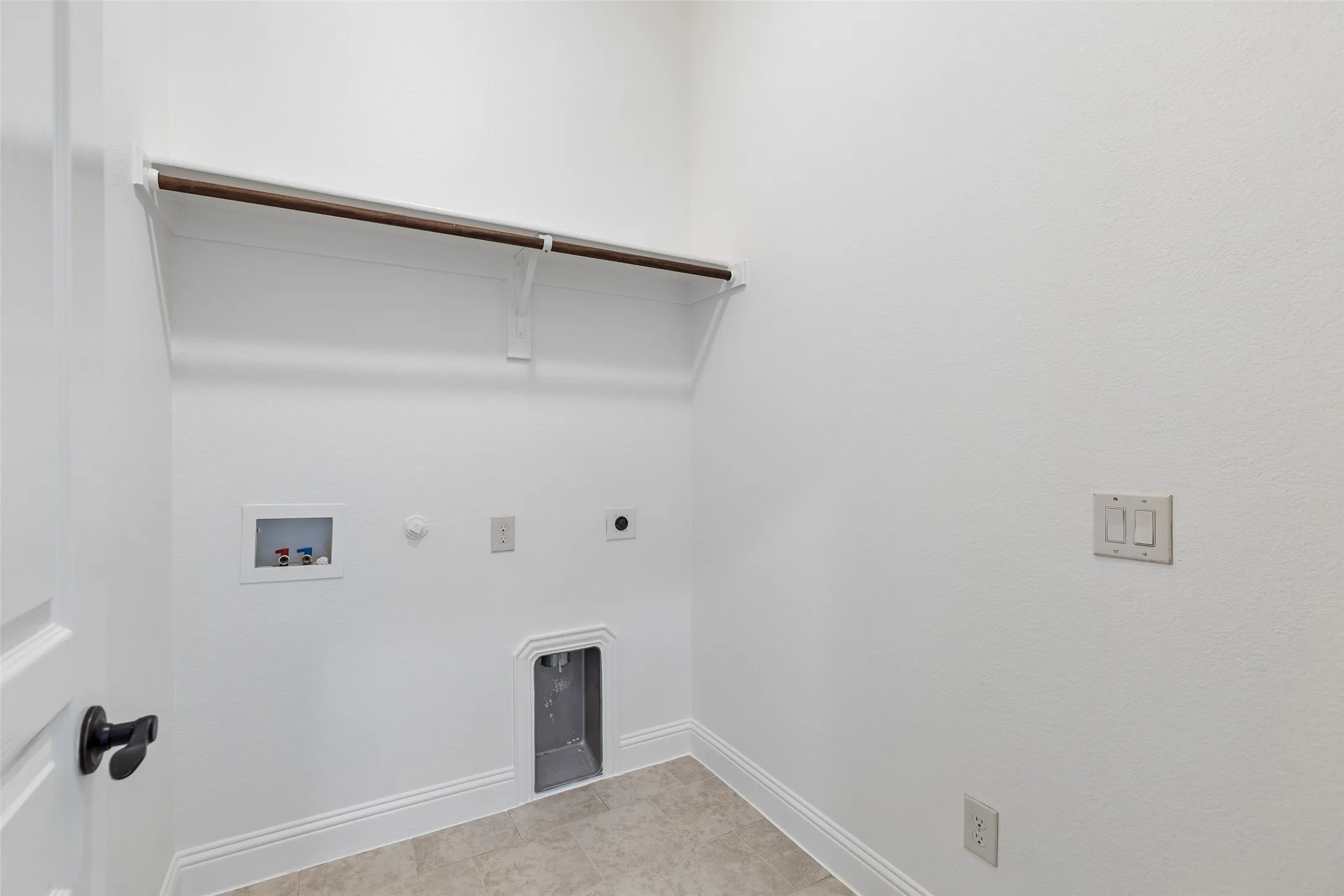 Single Family Residence For Rent in Collin County , 500 Cottage Place, Lavon, Texas 75166, 4 Bedroom, 2 Bathroom, 2 Garage spaces, 2,247 Sqft, built in 2017, mls#21371622, Real Estate Agent in Lavon, Homes For Rent in Collin county, Homes For Rent in Lavon, Realtor in Lavon Texas, Real Estate Brokerage Independent Realty Texas, Luminita Cordes Realtor