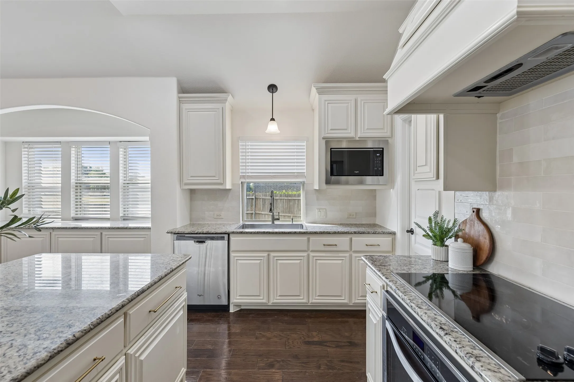 Single Family Residence For Rent in Collin County , 500 Cottage Place, Lavon, Texas 75166, 4 Bedroom, 2 Bathroom, 2 Garage spaces, 2,247 Sqft, built in 2017, mls#21371622, Real Estate Agent in Lavon, Homes For Rent in Collin county, Homes For Rent in Lavon, Realtor in Lavon Texas, Real Estate Brokerage Independent Realty Texas, Luminita Cordes Realtor