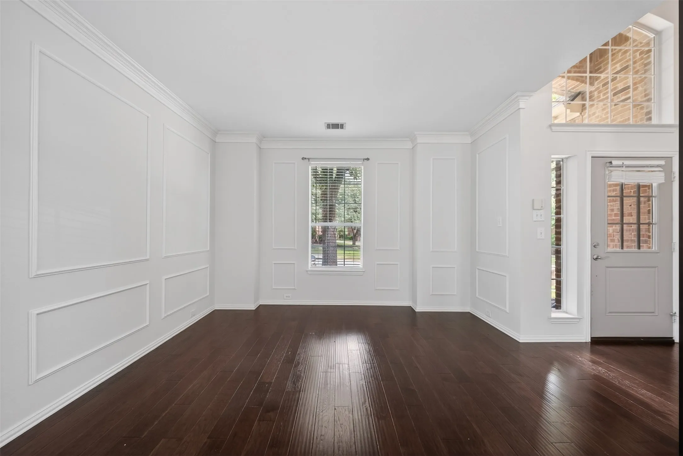 Single Family Residence For Rent in Collin County , 1203 Rainforest Lane, Allen, Texas 75013, 4 Bedroom, 3 Bathroom, 3 Garage spaces, 2,614 Sqft, built in 1997, mls#21371613, Real Estate Agent in Allen, Homes For Rent in Collin county, Homes For Rent in Allen, Realtor in Allen Texas, Real Estate Brokerage Independent Realty Texas, Luminita Cordes Realtor