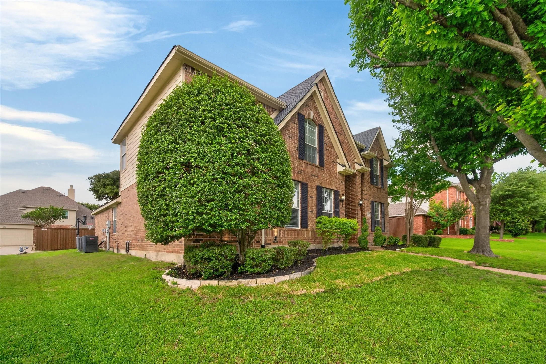 Single Family Residence For Rent in Collin County , 1203 Rainforest Lane, Allen, Texas 75013, 4 Bedroom, 3 Bathroom, 3 Garage spaces, 2,614 Sqft, built in 1997, mls#21371613, Real Estate Agent in Allen, Homes For Rent in Collin county, Homes For Rent in Allen, Realtor in Allen Texas, Real Estate Brokerage Independent Realty Texas, Luminita Cordes Realtor