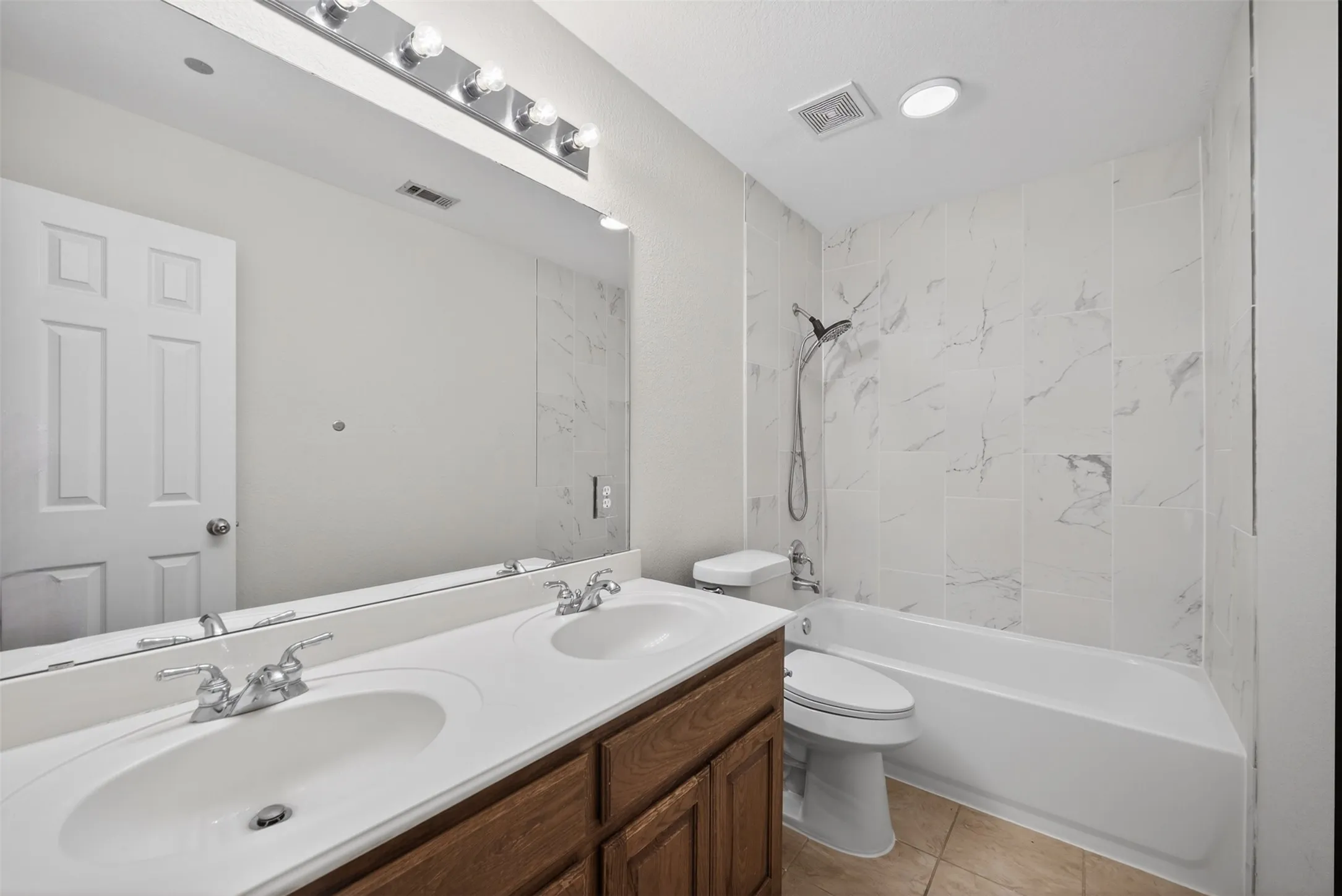 Single Family Residence For Rent in Collin County , 1203 Rainforest Lane, Allen, Texas 75013, 4 Bedroom, 3 Bathroom, 3 Garage spaces, 2,614 Sqft, built in 1997, mls#21371613, Real Estate Agent in Allen, Homes For Rent in Collin county, Homes For Rent in Allen, Realtor in Allen Texas, Real Estate Brokerage Independent Realty Texas, Luminita Cordes Realtor