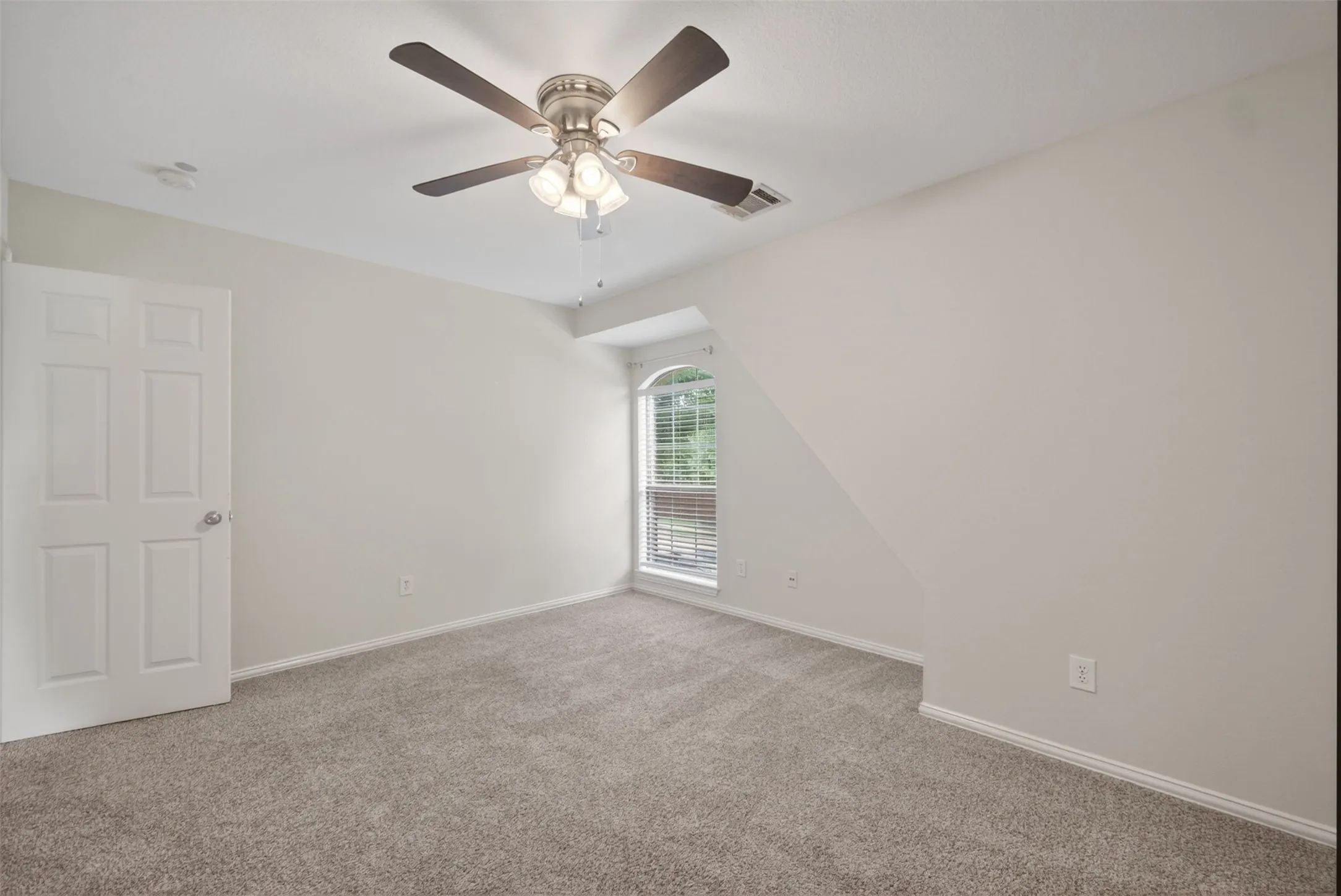 Single Family Residence For Rent in Collin County , 1203 Rainforest Lane, Allen, Texas 75013, 4 Bedroom, 3 Bathroom, 3 Garage spaces, 2,614 Sqft, built in 1997, mls#21371613, Real Estate Agent in Allen, Homes For Rent in Collin county, Homes For Rent in Allen, Realtor in Allen Texas, Real Estate Brokerage Independent Realty Texas, Luminita Cordes Realtor