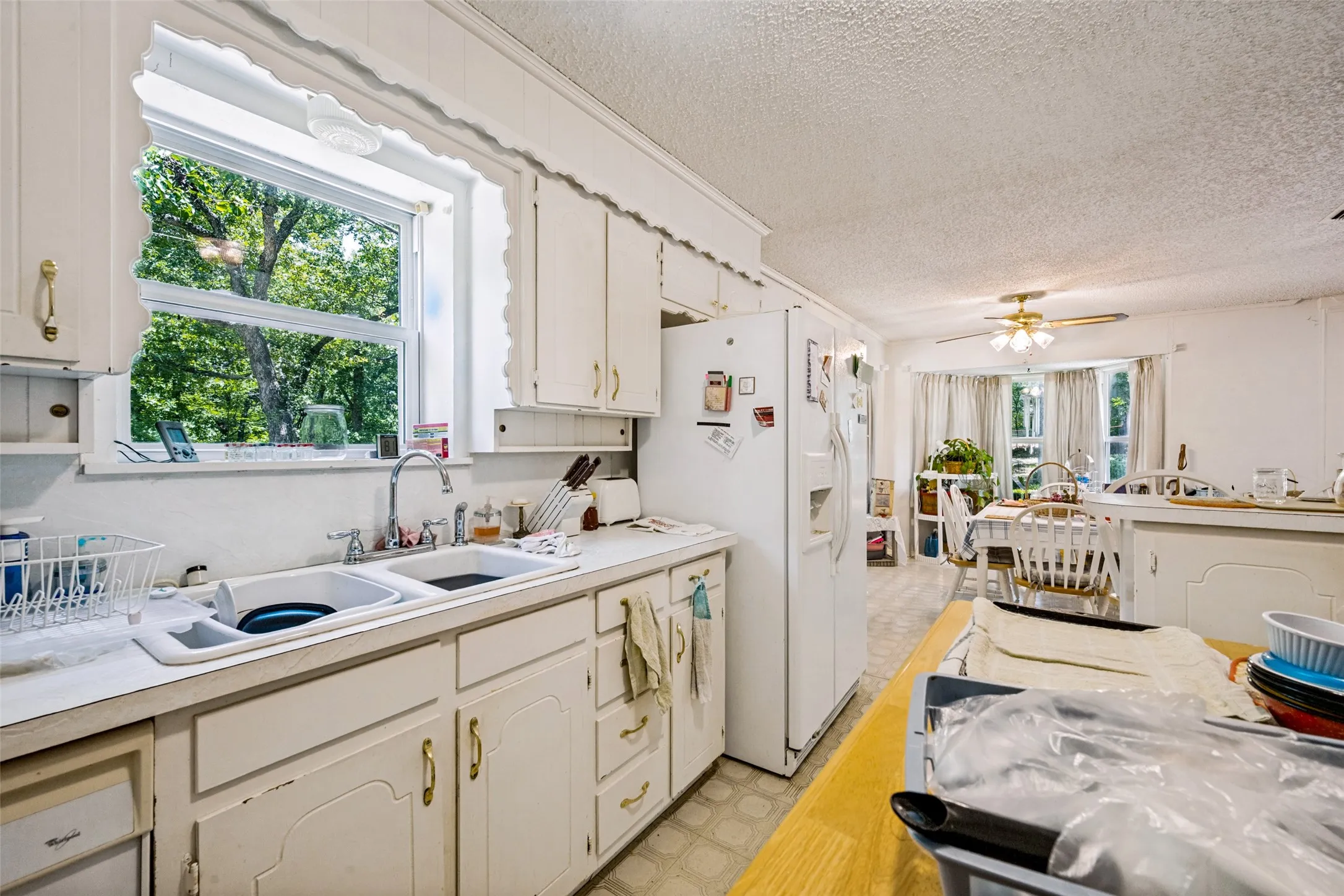 Single Family Residence For Sale in Tarrant County , 3014 Idlecreek Drive, Dalworthington Gardens, Texas 76016, 3 Bedroom, 2 Bathroom, 2 Garage spaces, 2,100 Sqft, built in 1962, mls#21369834, Real Estate Agent in Dalworthington Gardens, Homes For Sale in Tarrant county, Homes For Sale in Dalworthington Gardens, Realtor in Dalworthington Gardens Texas, Real Estate Brokerage Independent Realty Texas, Luminita Cordes Realtor