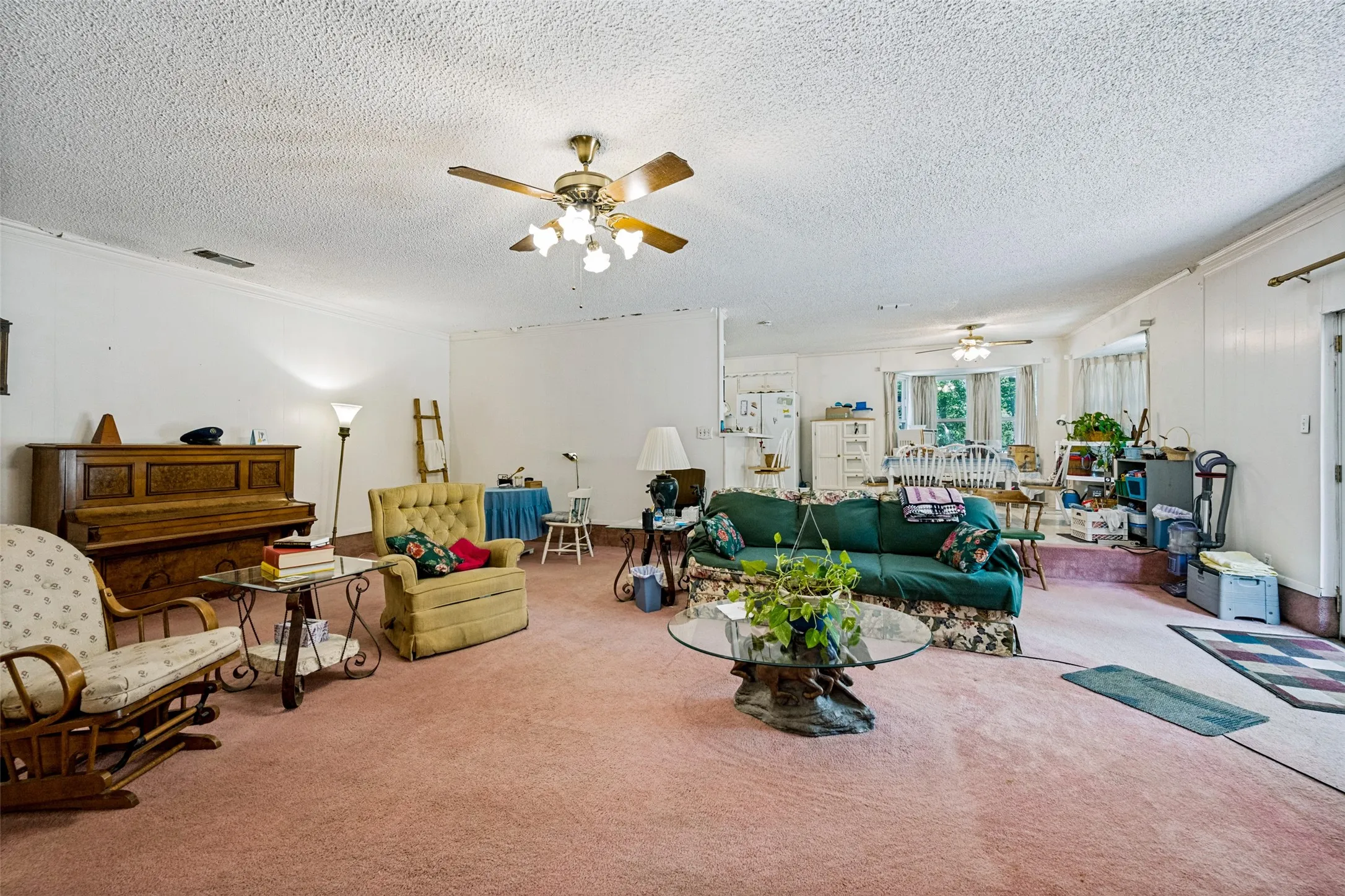Single Family Residence For Sale in Tarrant County , 3014 Idlecreek Drive, Dalworthington Gardens, Texas 76016, 3 Bedroom, 2 Bathroom, 2 Garage spaces, 2,100 Sqft, built in 1962, mls#21369834, Real Estate Agent in Dalworthington Gardens, Homes For Sale in Tarrant county, Homes For Sale in Dalworthington Gardens, Realtor in Dalworthington Gardens Texas, Real Estate Brokerage Independent Realty Texas, Luminita Cordes Realtor