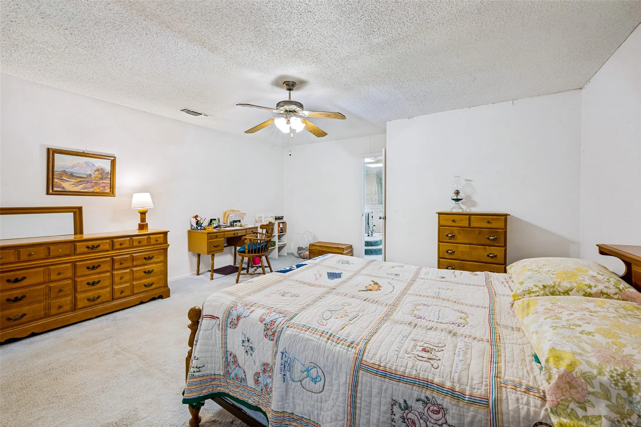 Single Family Residence For Sale in Tarrant County , 3014 Idlecreek Drive, Dalworthington Gardens, Texas 76016, 3 Bedroom, 2 Bathroom, 2 Garage spaces, 2,100 Sqft, built in 1962, mls#21369834, Real Estate Agent in Dalworthington Gardens, Homes For Sale in Tarrant county, Homes For Sale in Dalworthington Gardens, Realtor in Dalworthington Gardens Texas, Real Estate Brokerage Independent Realty Texas, Luminita Cordes Realtor