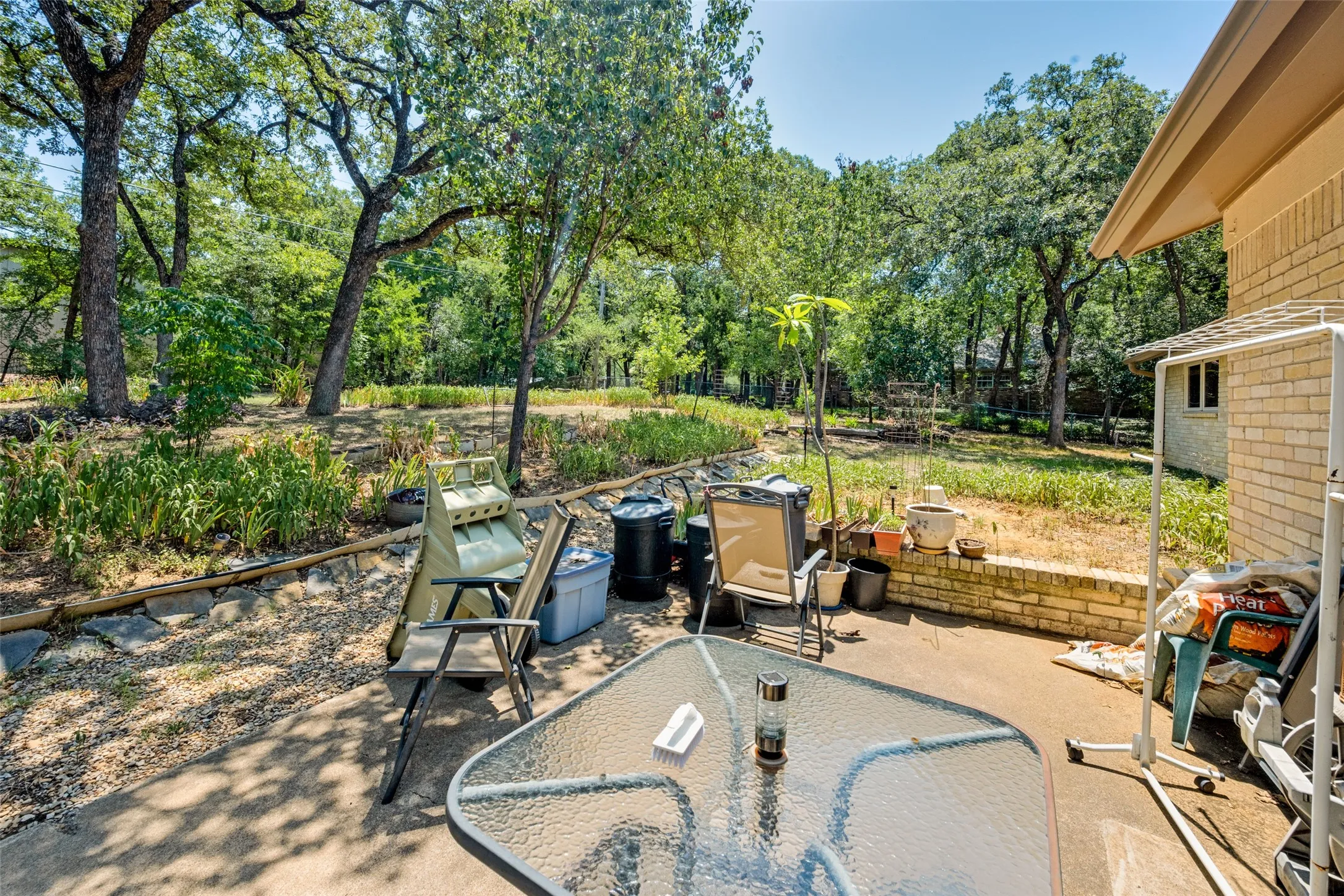 Single Family Residence For Sale in Tarrant County , 3014 Idlecreek Drive, Dalworthington Gardens, Texas 76016, 3 Bedroom, 2 Bathroom, 2 Garage spaces, 2,100 Sqft, built in 1962, mls#21369834, Real Estate Agent in Dalworthington Gardens, Homes For Sale in Tarrant county, Homes For Sale in Dalworthington Gardens, Realtor in Dalworthington Gardens Texas, Real Estate Brokerage Independent Realty Texas, Luminita Cordes Realtor
