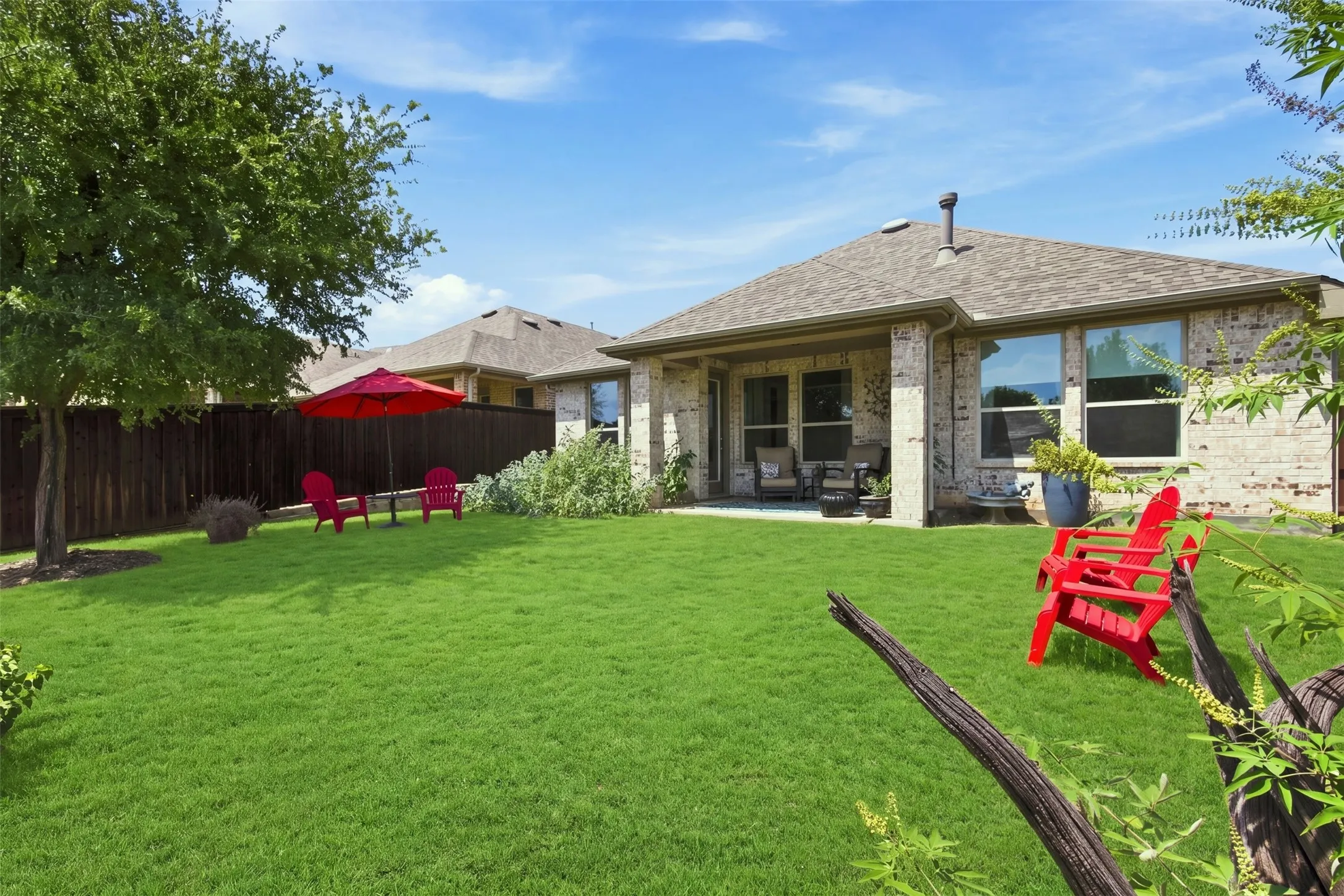 Single Family Residence For Sale in Collin County , 400 Village Creek Drive, Mc Kinney, Texas 75071, 3 Bedroom, 3 Bathroom, 3 Garage spaces, 2,083 Sqft, built in 2017, mls#21371052, Real Estate Agent in Mc Kinney, Homes For Sale in Collin county, Homes For Sale in Mc Kinney, Realtor in Mc Kinney Texas, Real Estate Brokerage Independent Realty Texas, Luminita Cordes Realtor
