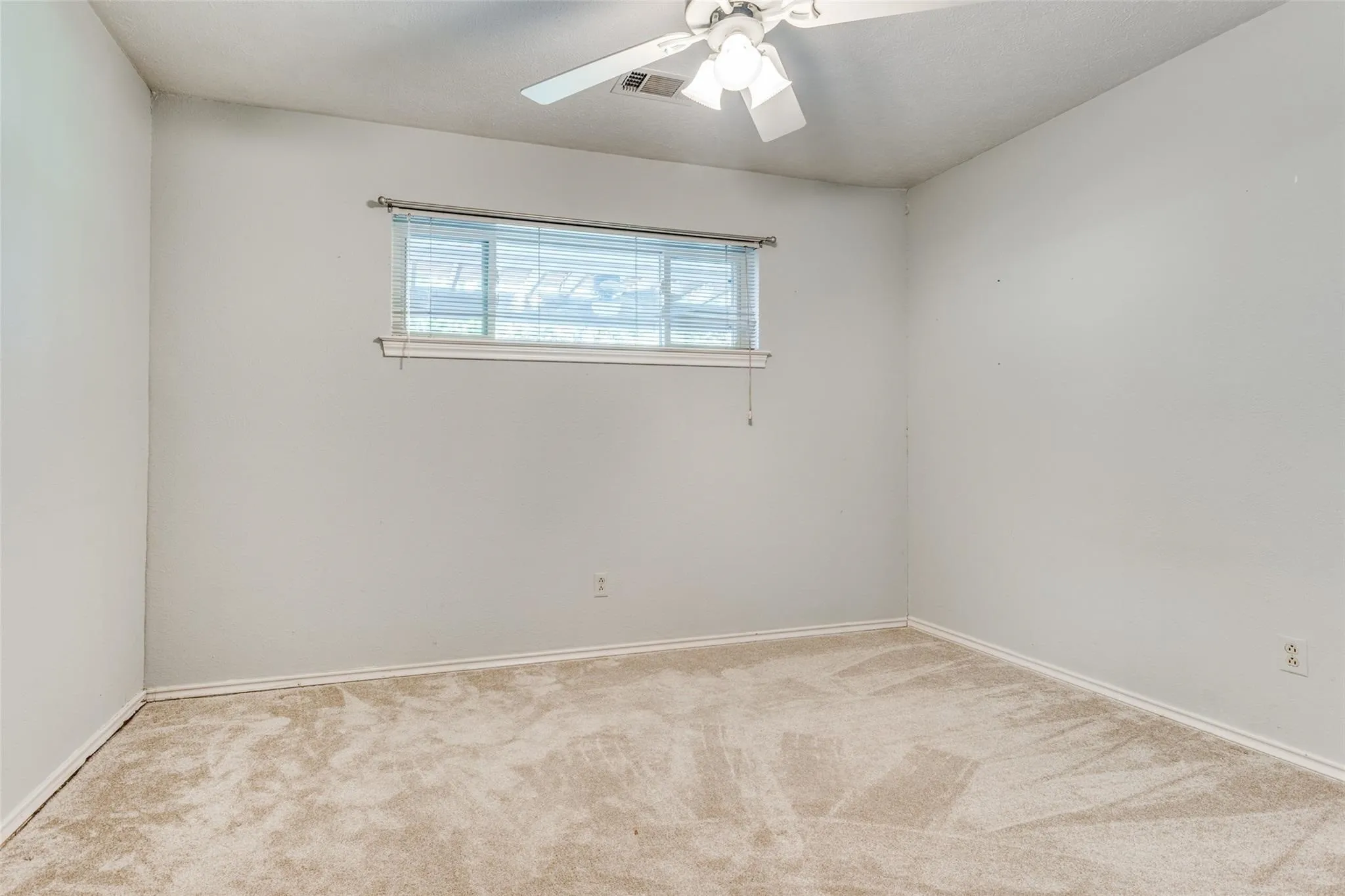 Single Family Residence For Rent in Collin County , 2316 Northcrest Drive, Plano, Texas 75075, 4 Bedroom, 2 Bathroom, 2 Garage spaces, 1,954 Sqft, built in 1970, mls#21371642, Real Estate Agent in Plano, Homes For Rent in Collin county, Homes For Rent in Plano, Realtor in Plano Texas, Real Estate Brokerage Independent Realty Texas, Luminita Cordes Realtor
