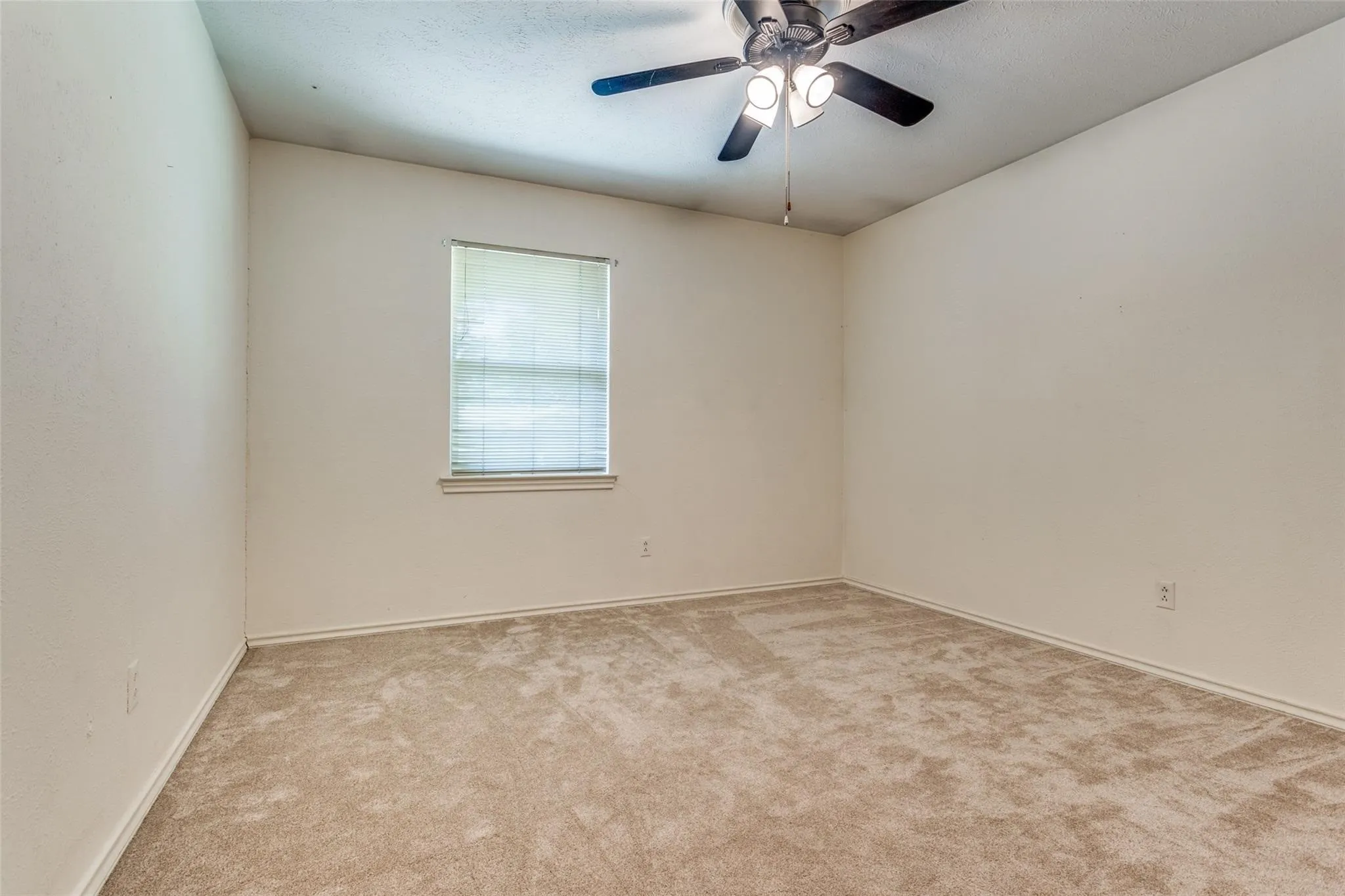 Single Family Residence For Rent in Collin County , 2316 Northcrest Drive, Plano, Texas 75075, 4 Bedroom, 2 Bathroom, 2 Garage spaces, 1,954 Sqft, built in 1970, mls#21371642, Real Estate Agent in Plano, Homes For Rent in Collin county, Homes For Rent in Plano, Realtor in Plano Texas, Real Estate Brokerage Independent Realty Texas, Luminita Cordes Realtor