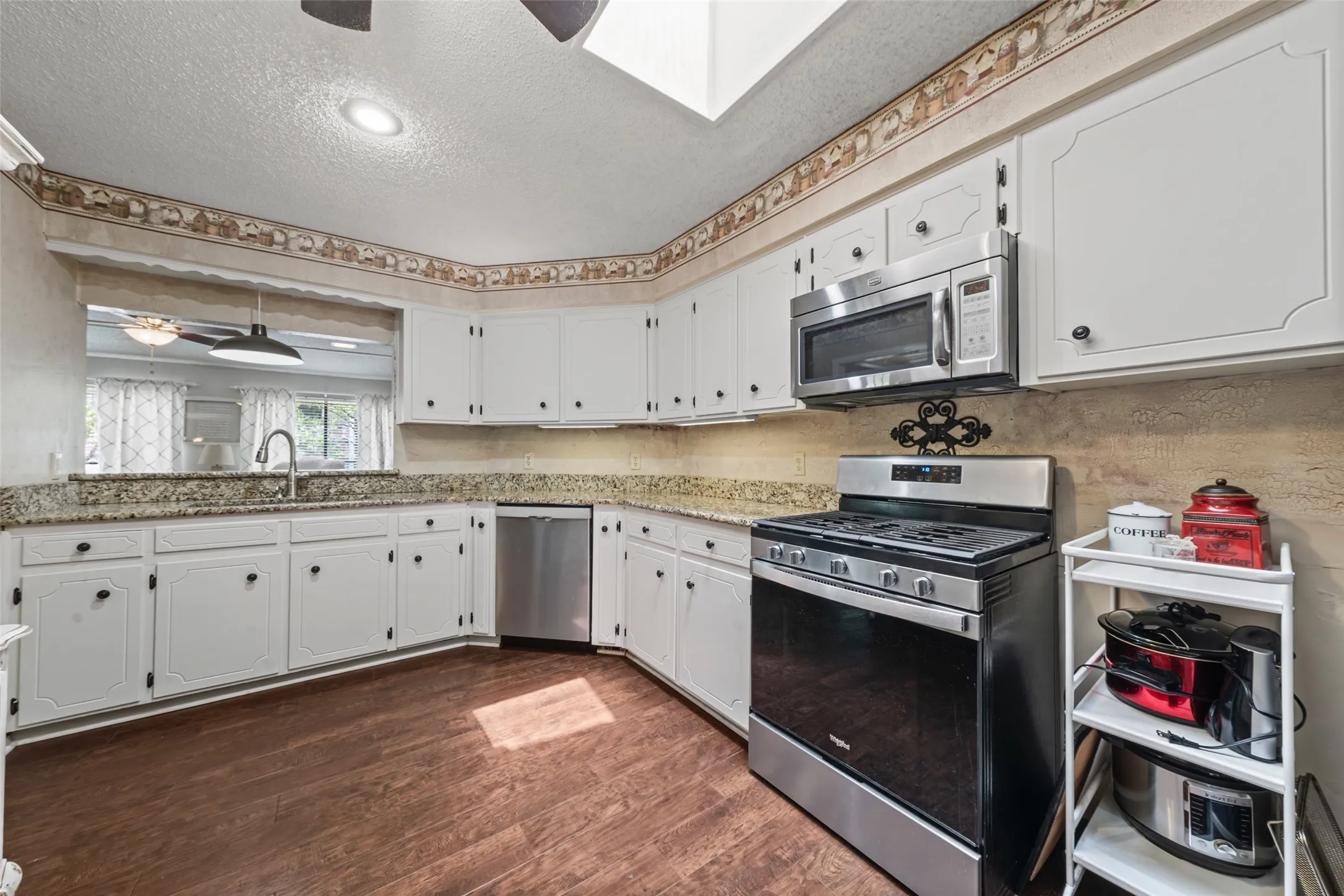 Single Family Residence For Sale in Mc Lennan County , 406 Ocampo Court, Waco, Texas 76708, 3 Bedroom, 2 Bathroom, 2 Garage spaces, 1,729 Sqft, built in 1981, mls#21371081, Real Estate Agent in Waco, Homes For Sale in Mc Lennan county, Homes For Sale in Waco, Realtor in Waco Texas, Real Estate Brokerage Independent Realty Texas, Luminita Cordes Realtor