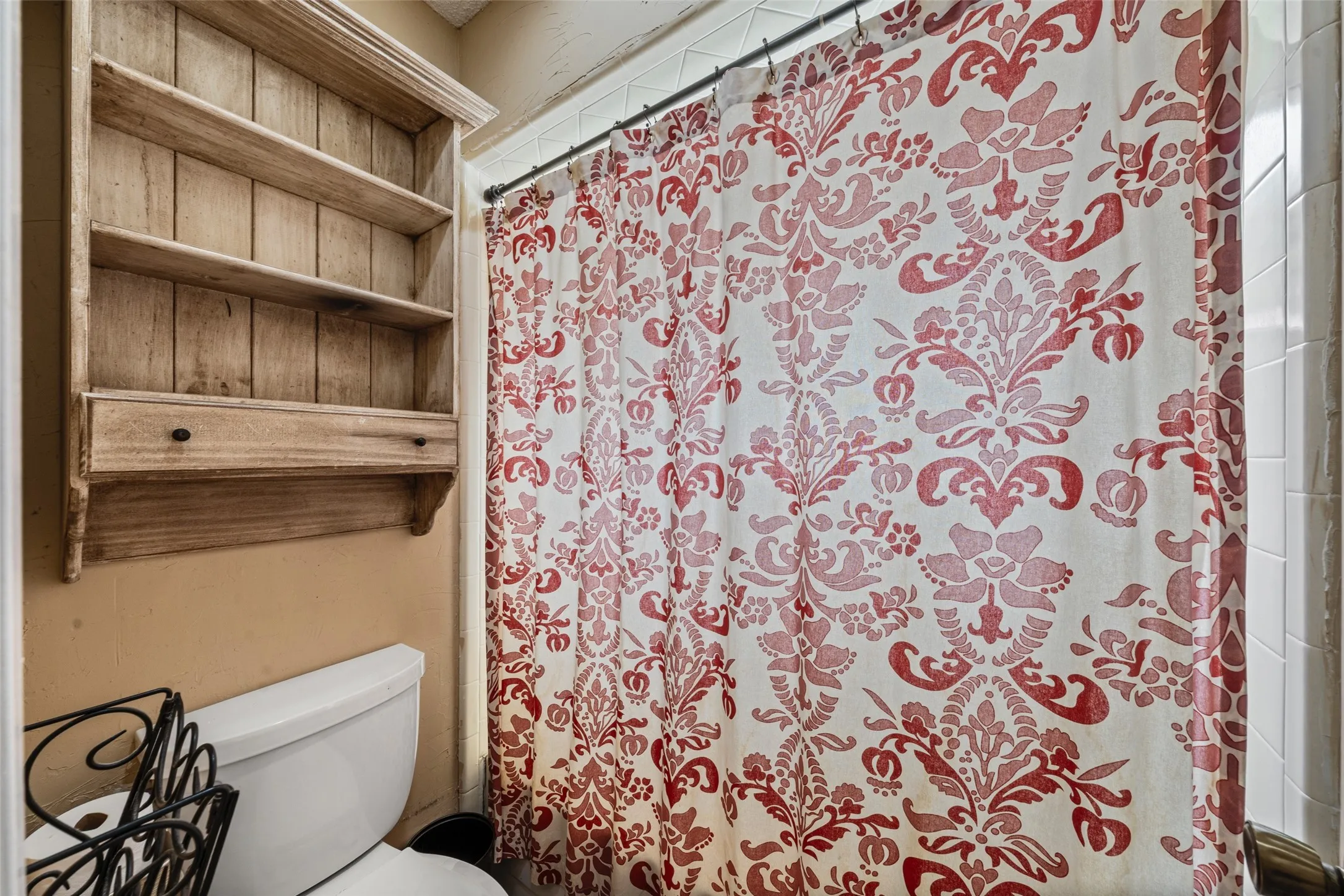 Single Family Residence For Sale in Mc Lennan County , 406 Ocampo Court, Waco, Texas 76708, 3 Bedroom, 2 Bathroom, 2 Garage spaces, 1,729 Sqft, built in 1981, mls#21371081, Real Estate Agent in Waco, Homes For Sale in Mc Lennan county, Homes For Sale in Waco, Realtor in Waco Texas, Real Estate Brokerage Independent Realty Texas, Luminita Cordes Realtor