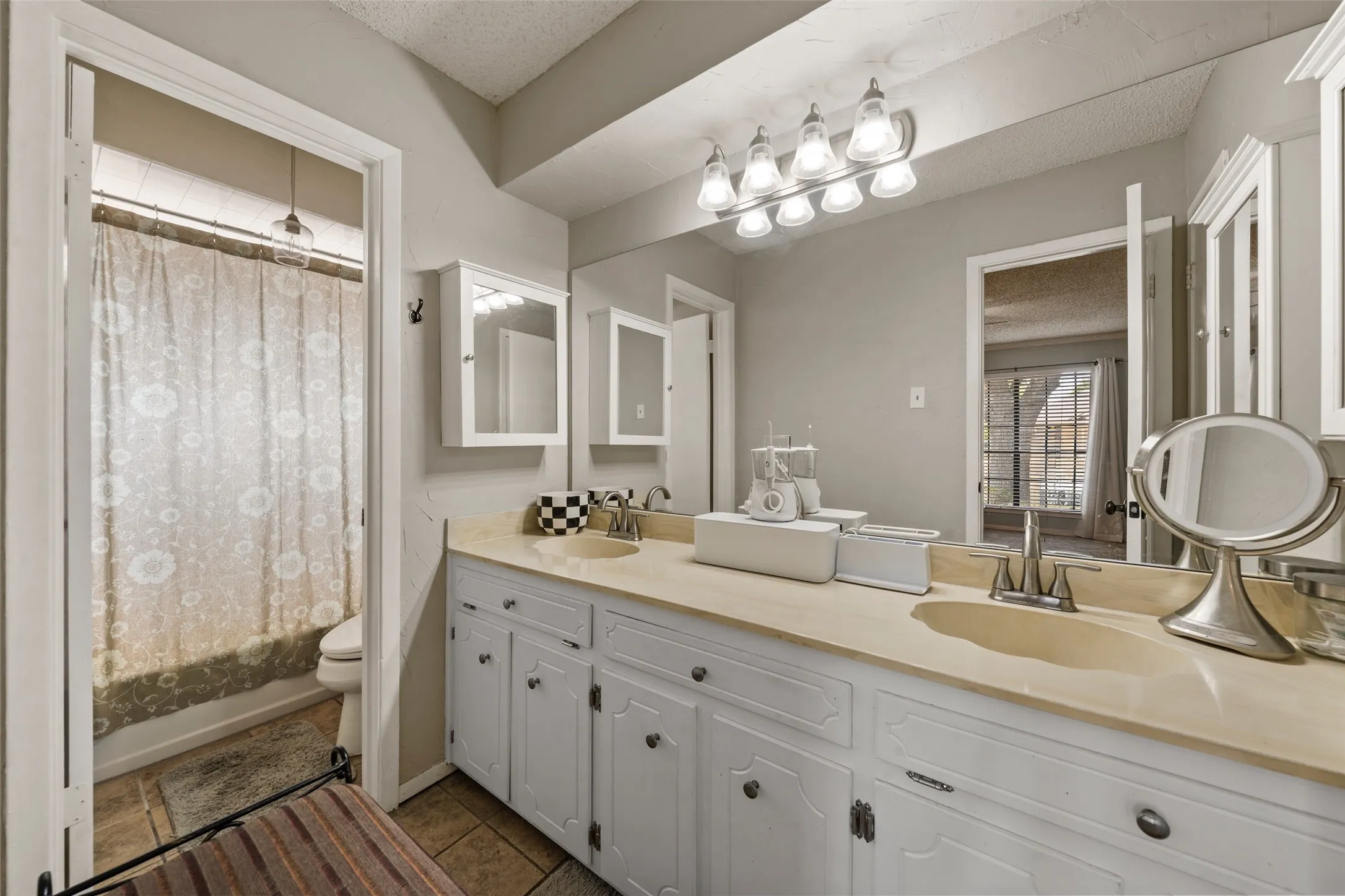 Single Family Residence For Sale in Mc Lennan County , 406 Ocampo Court, Waco, Texas 76708, 3 Bedroom, 2 Bathroom, 2 Garage spaces, 1,729 Sqft, built in 1981, mls#21371081, Real Estate Agent in Waco, Homes For Sale in Mc Lennan county, Homes For Sale in Waco, Realtor in Waco Texas, Real Estate Brokerage Independent Realty Texas, Luminita Cordes Realtor