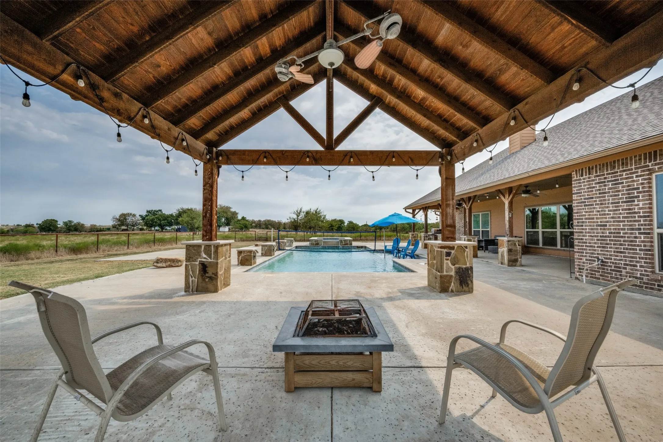 Single Family Residence For Sale in Denton County , 8400 Holder Road, Northlake, Texas 76247, 3 Bedroom, 2 Bathroom, 2 Garage spaces, 2,682 Sqft, built in 2016, mls#21370054, Real Estate Agent in Northlake, Homes For Sale in Denton county, Homes For Sale in Northlake, Realtor in Northlake Texas, Real Estate Brokerage Independent Realty Texas, Luminita Cordes Realtor