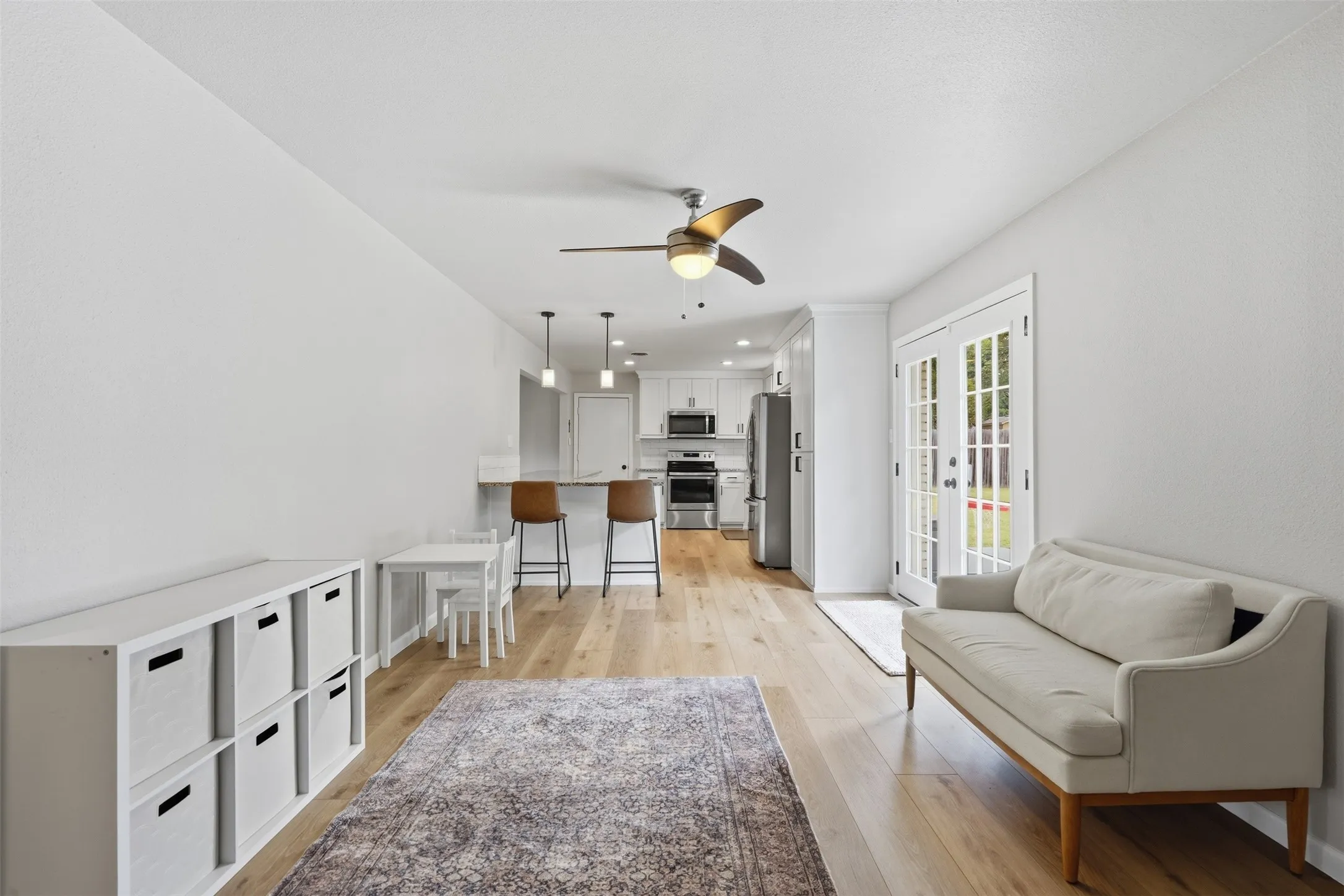 Single Family Residence For Sale in Tarrant County , 6908 Wycliff Street, Fort Worth, Texas 76116, 3 Bedroom, 2 Bathroom, 2 Garage spaces, 1,675 Sqft, built in 1960, mls#21356542, Real Estate Agent in Fort Worth, Homes For Sale in Tarrant county, Homes For Sale in Fort Worth, Realtor in Fort Worth Texas, Real Estate Brokerage Independent Realty Texas, Luminita Cordes Realtor