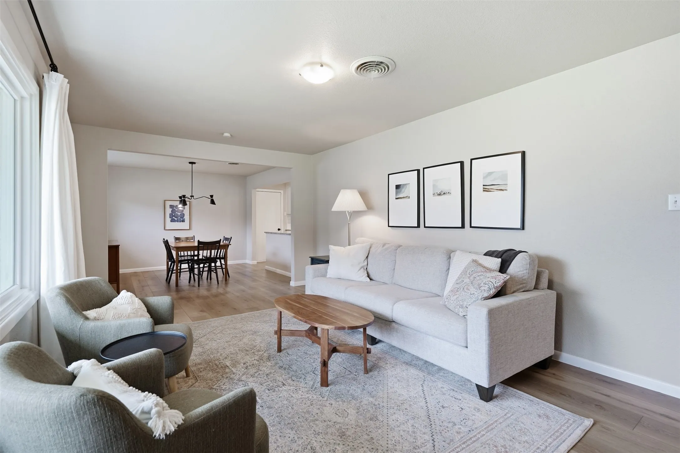 Single Family Residence For Sale in Tarrant County , 6908 Wycliff Street, Fort Worth, Texas 76116, 3 Bedroom, 2 Bathroom, 2 Garage spaces, 1,675 Sqft, built in 1960, mls#21356542, Real Estate Agent in Fort Worth, Homes For Sale in Tarrant county, Homes For Sale in Fort Worth, Realtor in Fort Worth Texas, Real Estate Brokerage Independent Realty Texas, Luminita Cordes Realtor