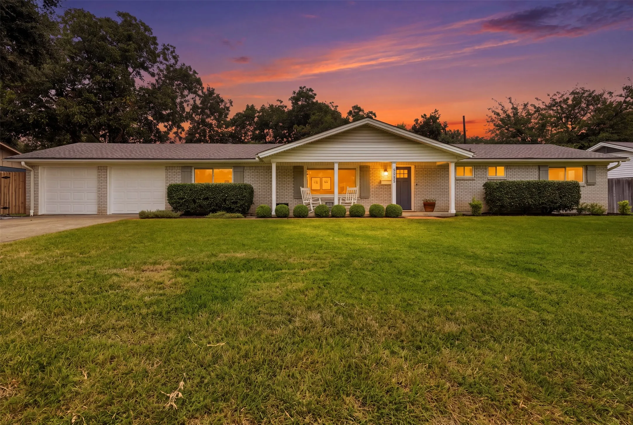 Single Family Residence For Sale in Tarrant County , 6908 Wycliff Street, Fort Worth, Texas 76116, 3 Bedroom, 2 Bathroom, 2 Garage spaces, 1,675 Sqft, built in 1960, mls#21356542, Real Estate Agent in Fort Worth, Homes For Sale in Tarrant county, Homes For Sale in Fort Worth, Realtor in Fort Worth Texas, Real Estate Brokerage Independent Realty Texas, Luminita Cordes Realtor