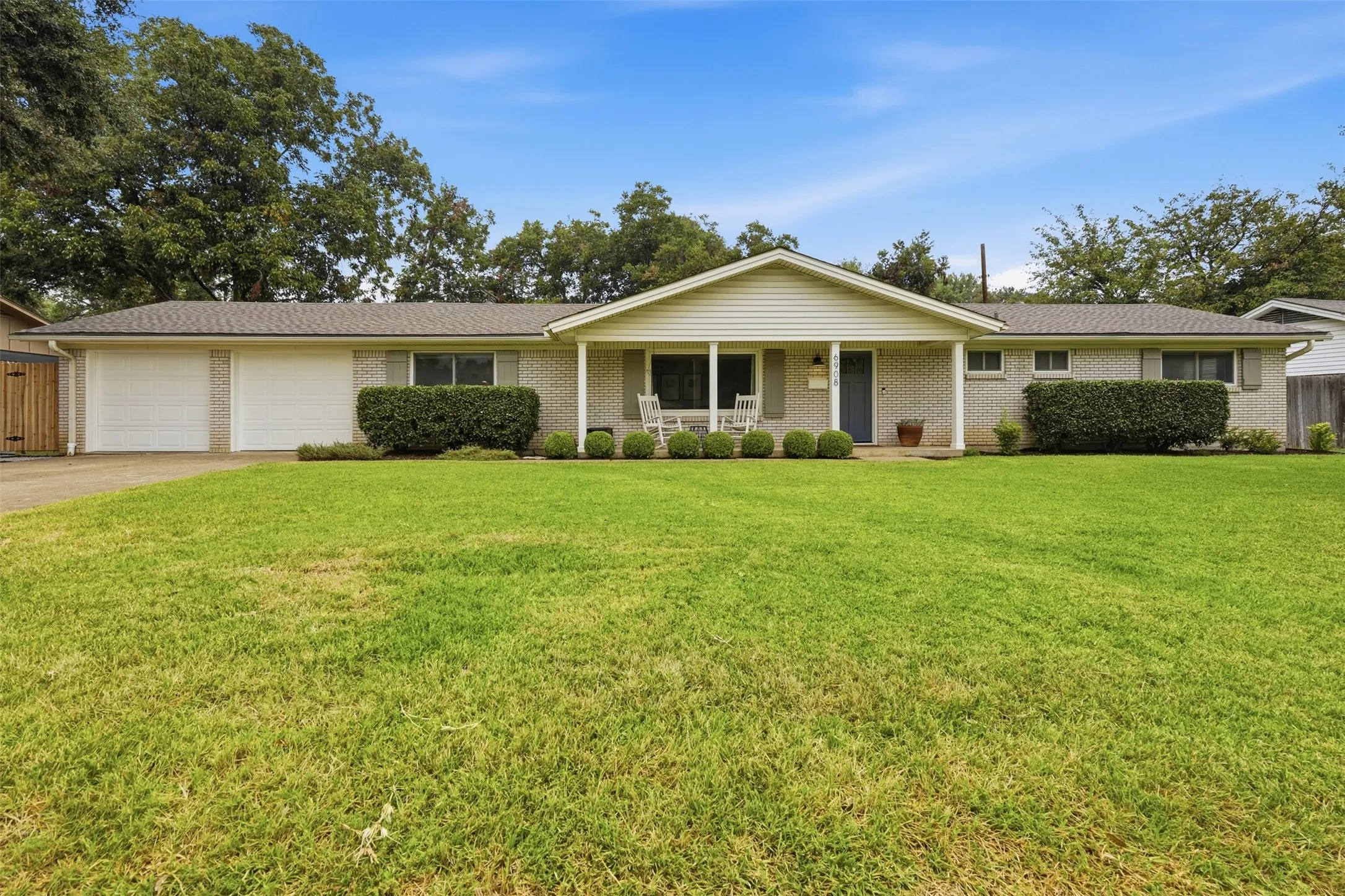 Single Family Residence For Sale in Tarrant County , 6908 Wycliff Street, Fort Worth, Texas 76116, 3 Bedroom, 2 Bathroom, 2 Garage spaces, 1,675 Sqft, built in 1960, mls#21356542, Real Estate Agent in Fort Worth, Homes For Sale in Tarrant county, Homes For Sale in Fort Worth, Realtor in Fort Worth Texas, Real Estate Brokerage Independent Realty Texas, Luminita Cordes Realtor