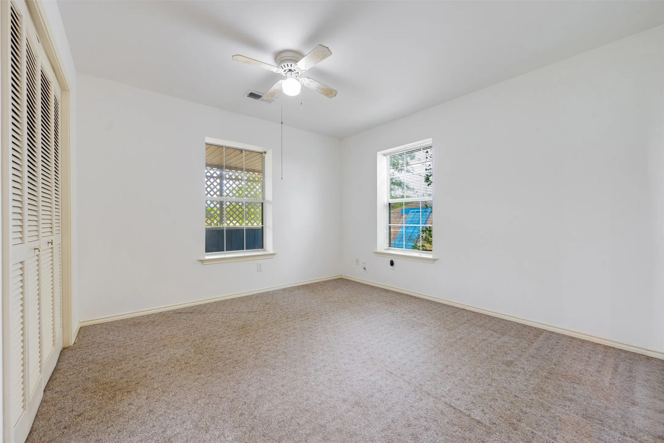 Single Family Residence For Sale in Red River (TX) County , 14496 Texas Highway 37 S, Bogata, Texas 75417, 3 Bedroom, 2 Bathroom, Garage spaces, 2,064 Sqft, built in 1995, mls#21371643, Real Estate Agent in Bogata, Homes For Sale in Red River (TX) county, Homes For Sale in Bogata, Realtor in Bogata Texas, Real Estate Brokerage Independent Realty Texas, Luminita Cordes Realtor