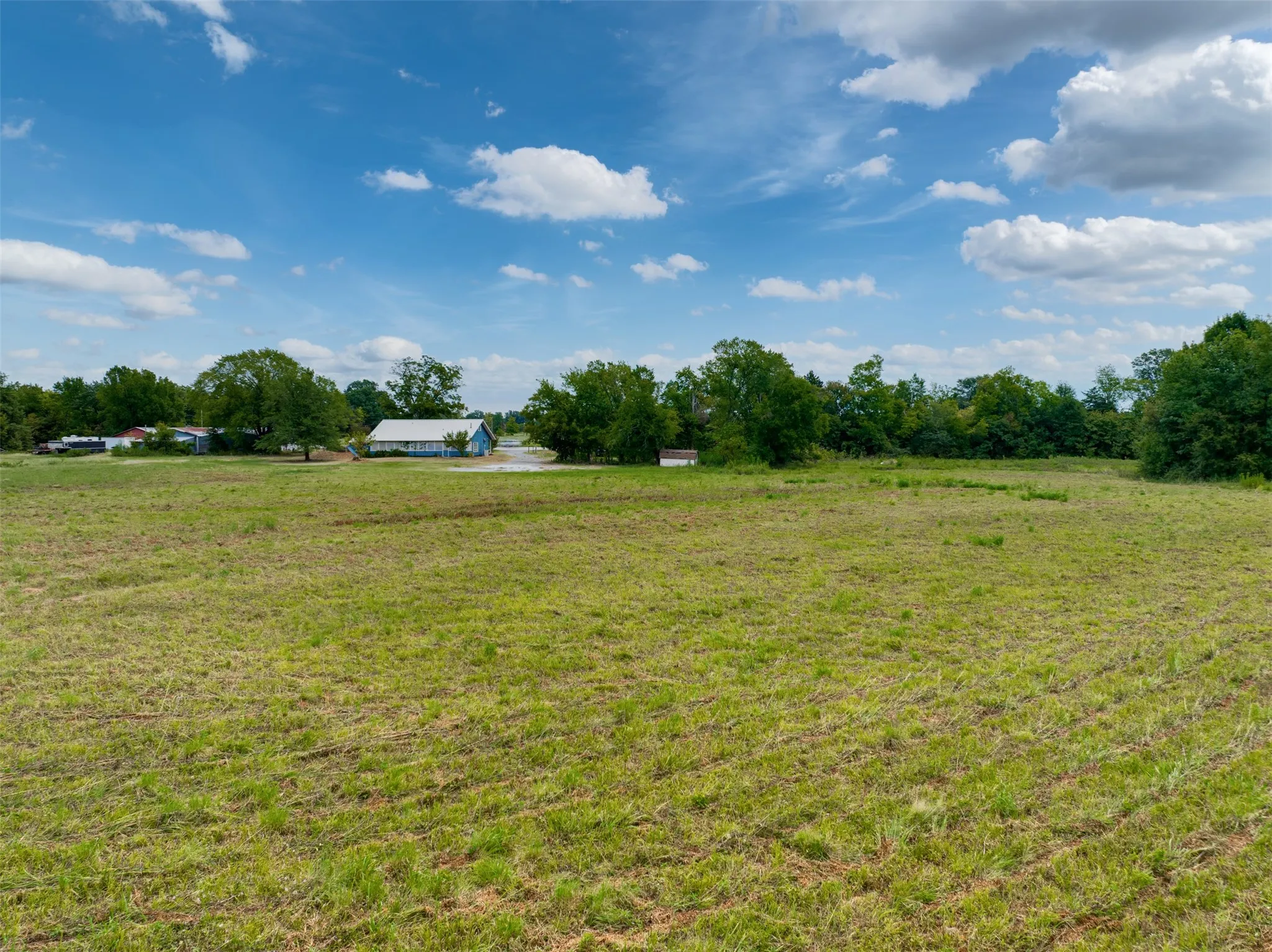 Single Family Residence For Sale in Red River (TX) County , 14496 Texas Highway 37 S, Bogata, Texas 75417, 3 Bedroom, 2 Bathroom, Garage spaces, 2,064 Sqft, built in 1995, mls#21371643, Real Estate Agent in Bogata, Homes For Sale in Red River (TX) county, Homes For Sale in Bogata, Realtor in Bogata Texas, Real Estate Brokerage Independent Realty Texas, Luminita Cordes Realtor
