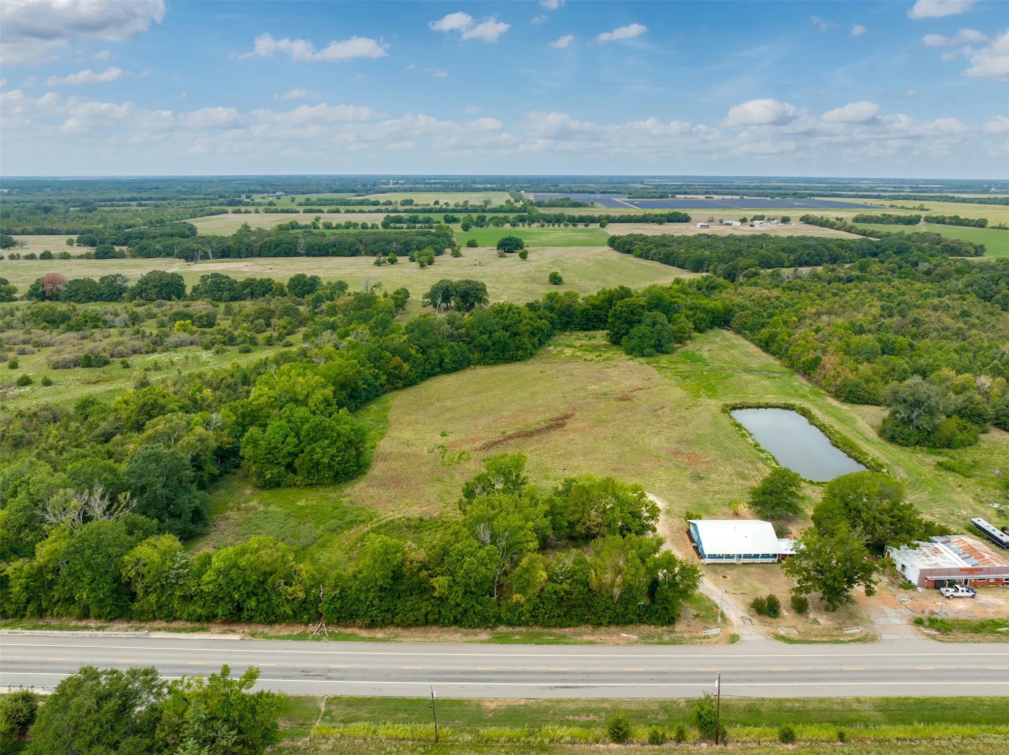 Single Family Residence For Sale in Red River (TX) County , 14496 Texas Highway 37 S, Bogata, Texas 75417, 3 Bedroom, 2 Bathroom, Garage spaces, 2,064 Sqft, built in 1995, mls#21371643, Real Estate Agent in Bogata, Homes For Sale in Red River (TX) county, Homes For Sale in Bogata, Realtor in Bogata Texas, Real Estate Brokerage Independent Realty Texas, Luminita Cordes Realtor