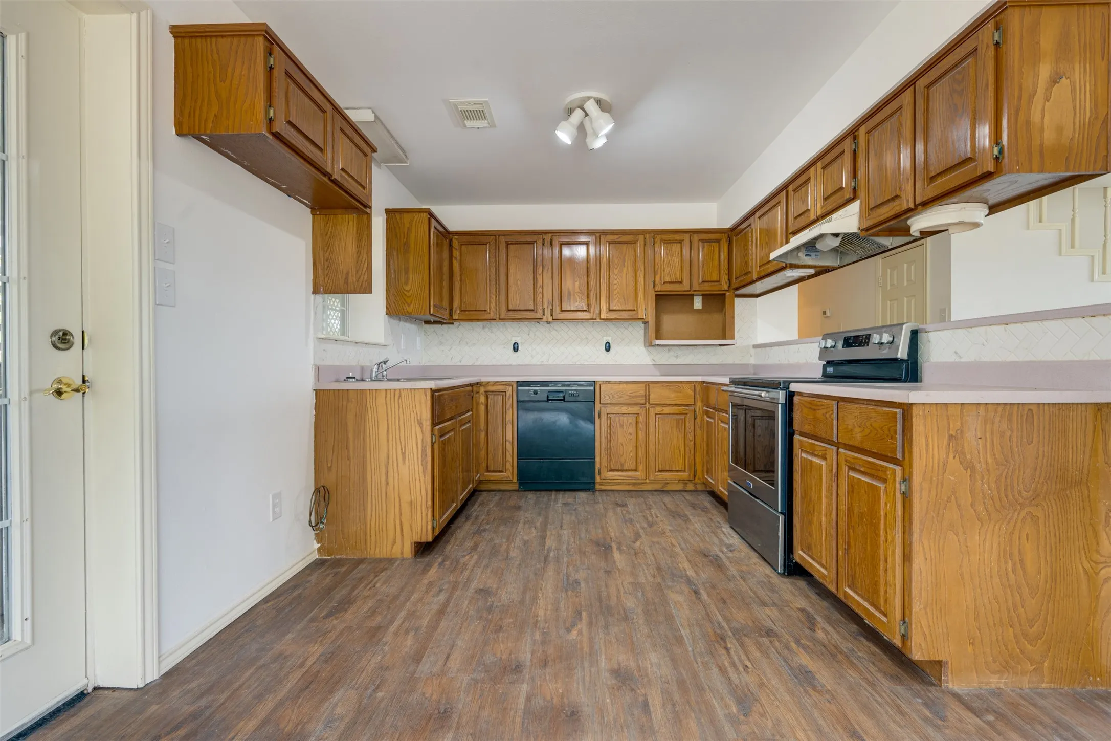 Single Family Residence For Sale in Red River (TX) County , 14496 Texas Highway 37 S, Bogata, Texas 75417, 3 Bedroom, 2 Bathroom, Garage spaces, 2,064 Sqft, built in 1995, mls#21371643, Real Estate Agent in Bogata, Homes For Sale in Red River (TX) county, Homes For Sale in Bogata, Realtor in Bogata Texas, Real Estate Brokerage Independent Realty Texas, Luminita Cordes Realtor