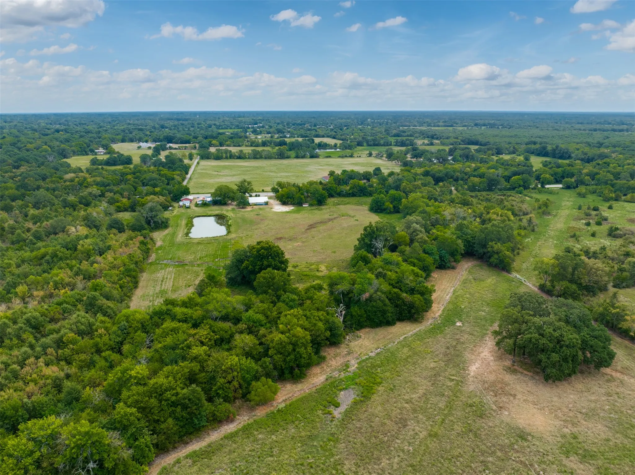 Single Family Residence For Sale in Red River (TX) County , 14496 Texas Highway 37 S, Bogata, Texas 75417, 3 Bedroom, 2 Bathroom, Garage spaces, 2,064 Sqft, built in 1995, mls#21371643, Real Estate Agent in Bogata, Homes For Sale in Red River (TX) county, Homes For Sale in Bogata, Realtor in Bogata Texas, Real Estate Brokerage Independent Realty Texas, Luminita Cordes Realtor