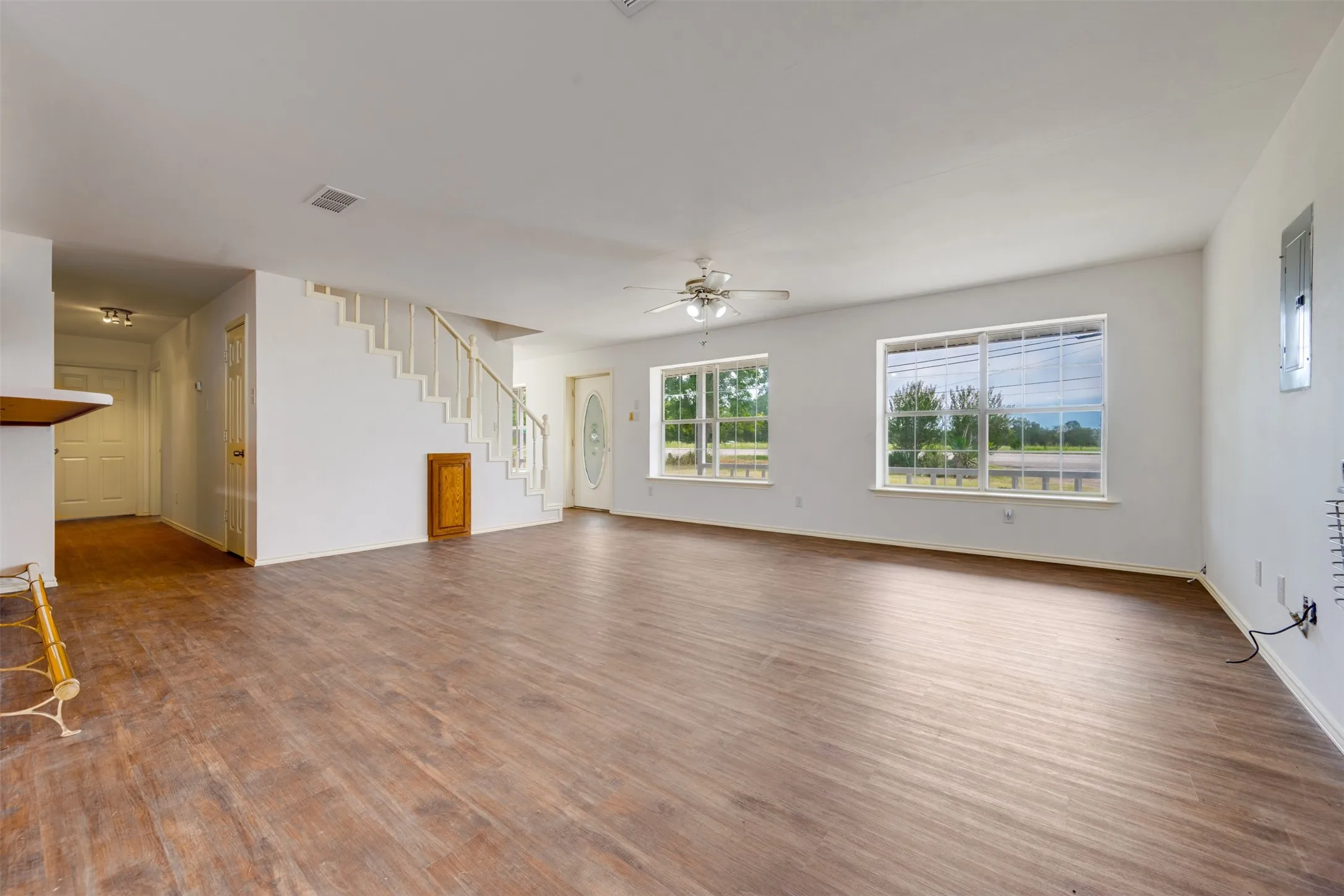 Single Family Residence For Sale in Red River (TX) County , 14496 Texas Highway 37 S, Bogata, Texas 75417, 3 Bedroom, 2 Bathroom, Garage spaces, 2,064 Sqft, built in 1995, mls#21371643, Real Estate Agent in Bogata, Homes For Sale in Red River (TX) county, Homes For Sale in Bogata, Realtor in Bogata Texas, Real Estate Brokerage Independent Realty Texas, Luminita Cordes Realtor