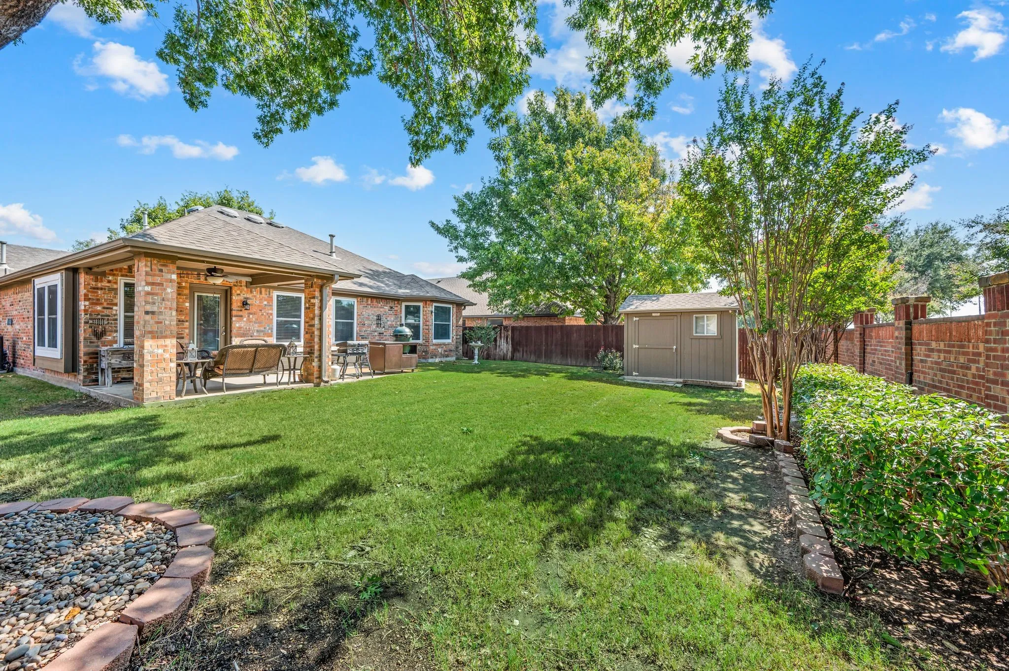 Single Family Residence For Sale in Tarrant County , 829 Sequoia Way, Saginaw, Texas 76131, 3 Bedroom, 2 Bathroom, 3 Garage spaces, 1,604 Sqft, built in 2005, mls#21368991, Real Estate Agent in Saginaw, Homes For Sale in Tarrant county, Homes For Sale in Saginaw, Realtor in Saginaw Texas, Real Estate Brokerage Independent Realty Texas, Luminita Cordes Realtor