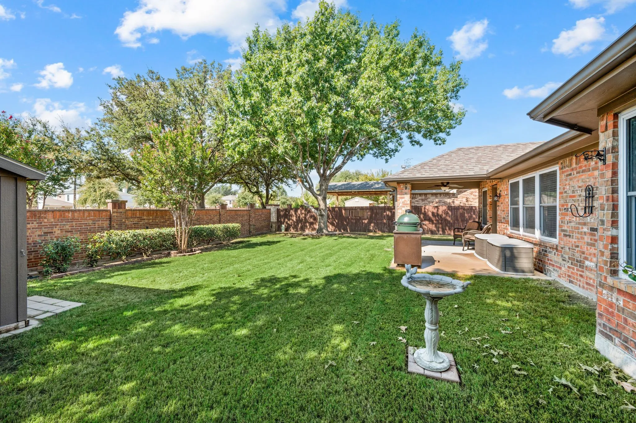 Single Family Residence For Sale in Tarrant County , 829 Sequoia Way, Saginaw, Texas 76131, 3 Bedroom, 2 Bathroom, 3 Garage spaces, 1,604 Sqft, built in 2005, mls#21368991, Real Estate Agent in Saginaw, Homes For Sale in Tarrant county, Homes For Sale in Saginaw, Realtor in Saginaw Texas, Real Estate Brokerage Independent Realty Texas, Luminita Cordes Realtor